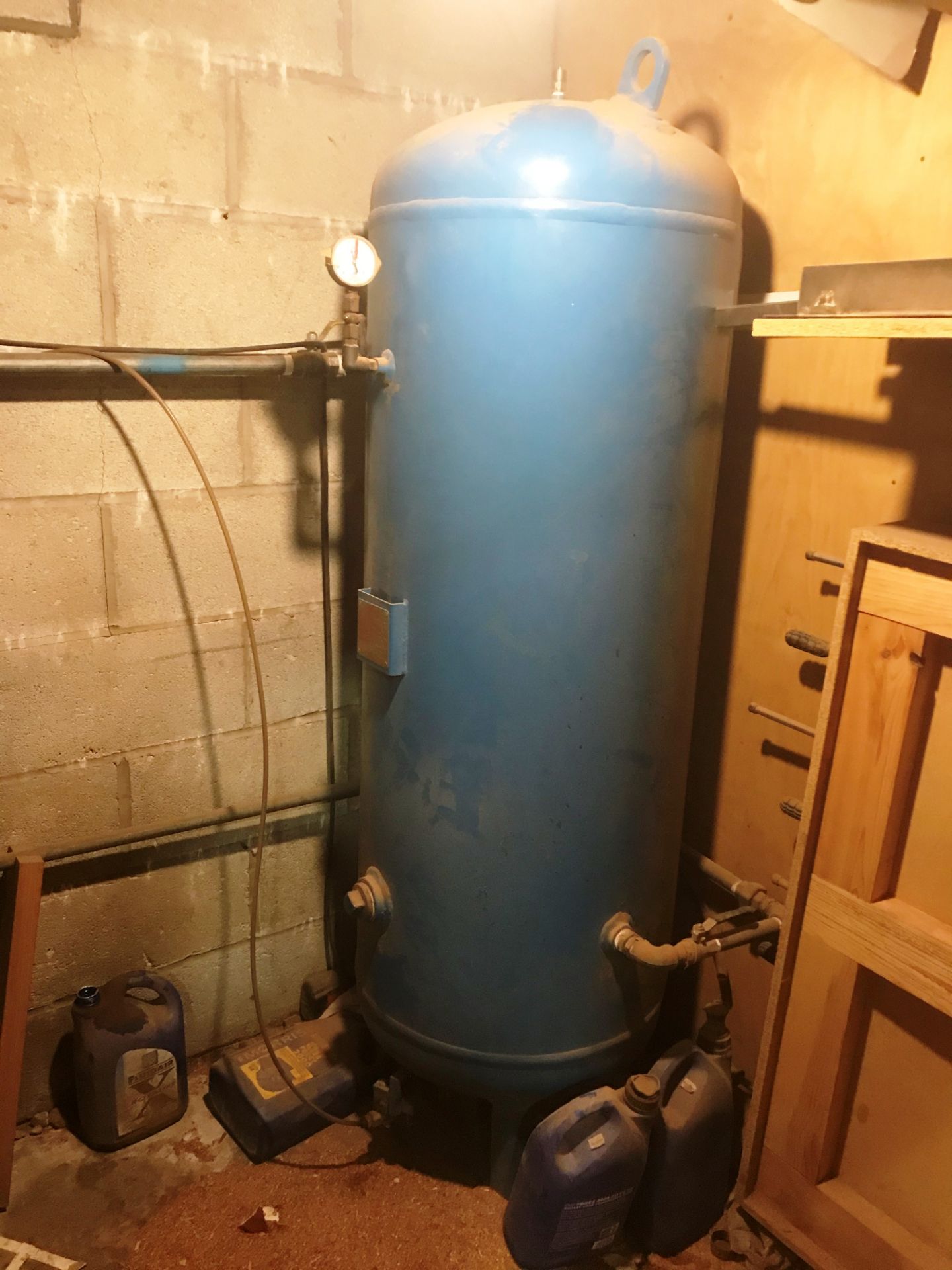 Clarke Air SE25C200 Compressor w/ Comp Air Filter & Hoval 350L Air Receiving Tank - Image 5 of 6