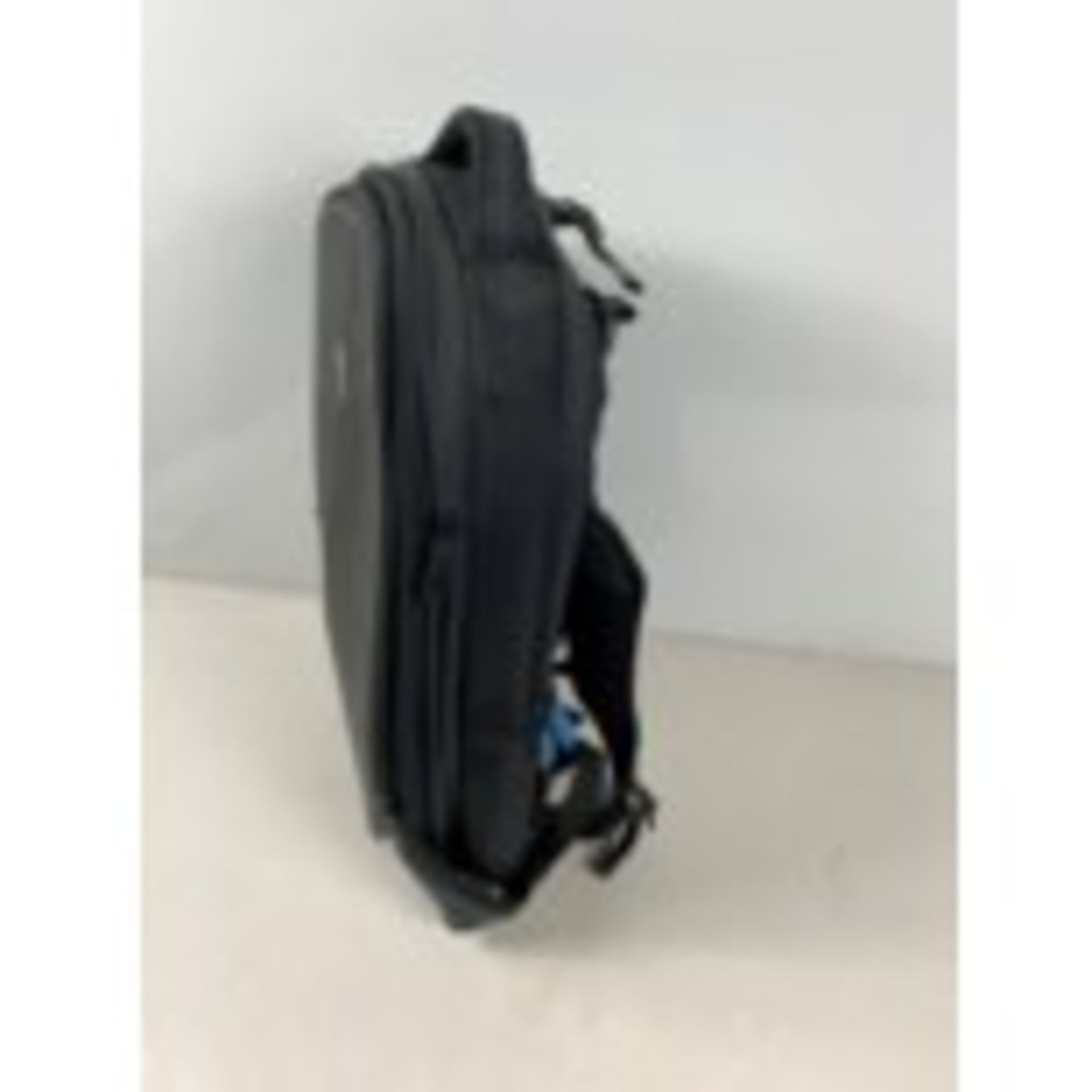 5 x Various size used laptop and day sacks - Image 2 of 5