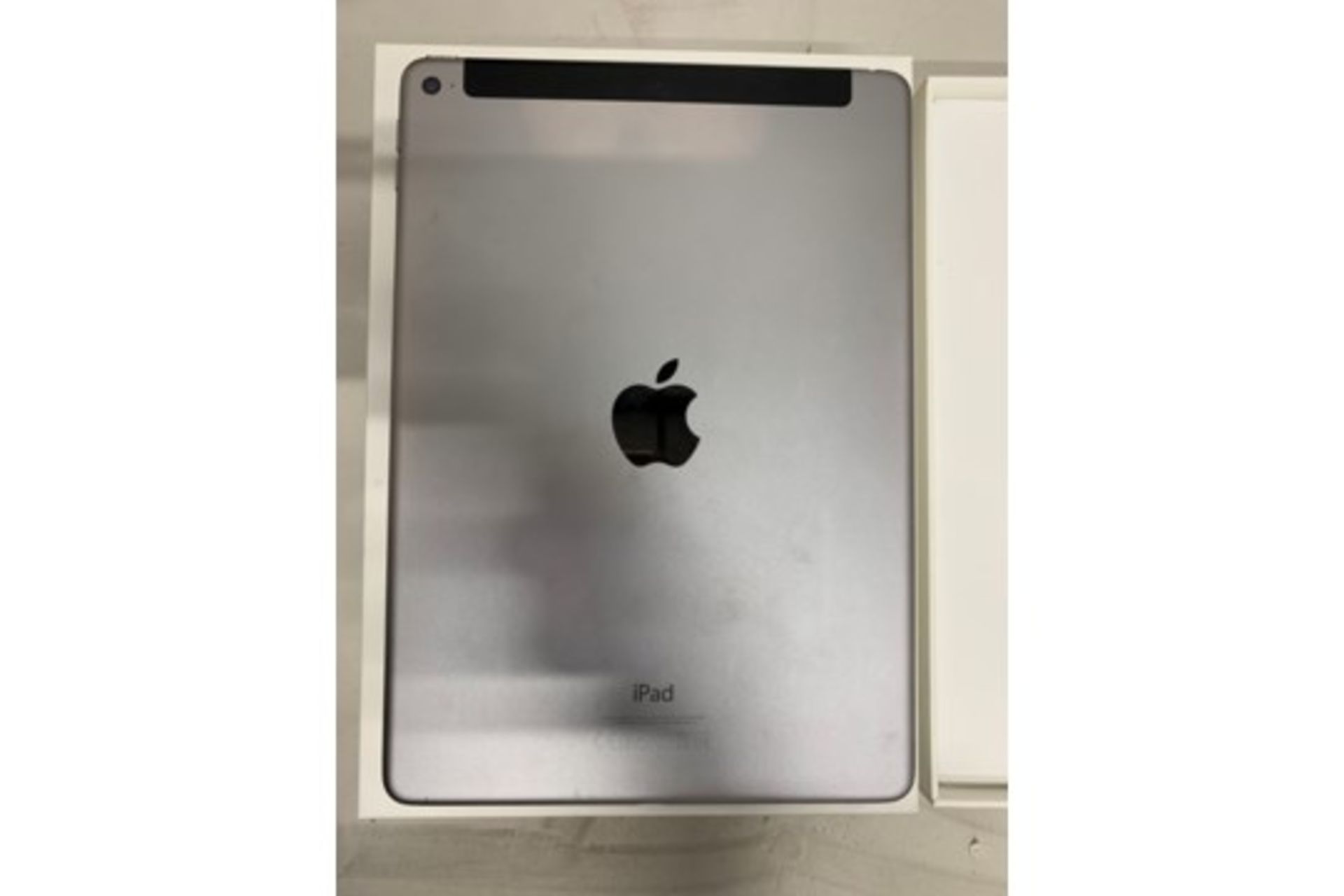 iPad air cellular 64GB space grey Apple SIM - Image 2 of 2