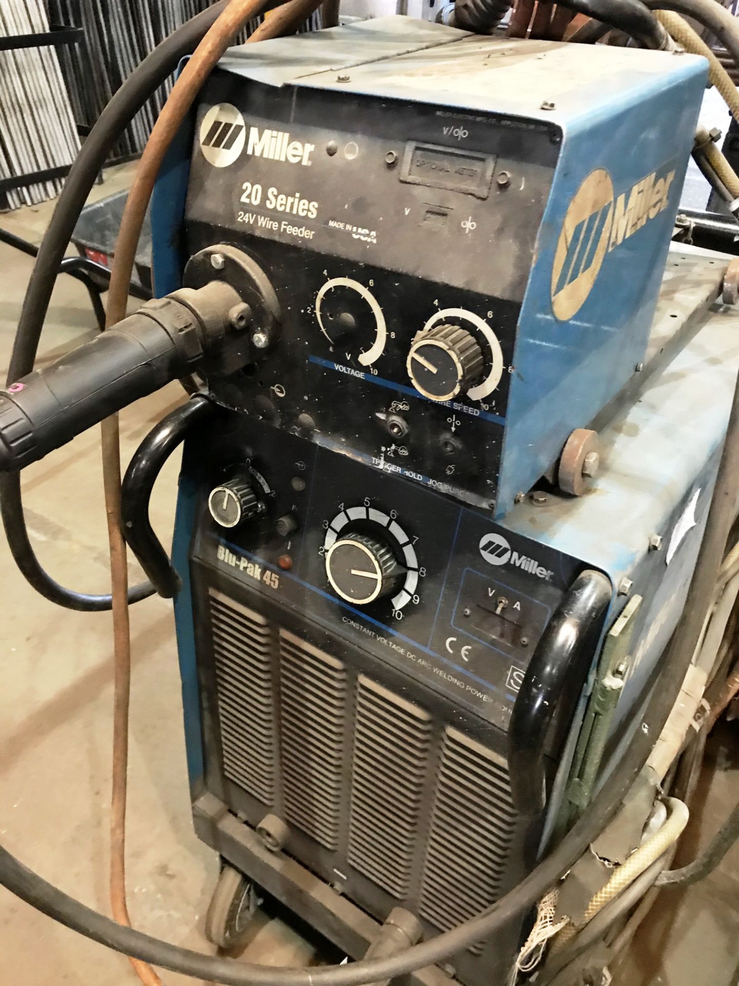 Miller Blue Pak 45 Mig Welder w/ Miller 20 Series 24V Wire Feed Unit, Clamp & Welding Guns - Image 2 of 6