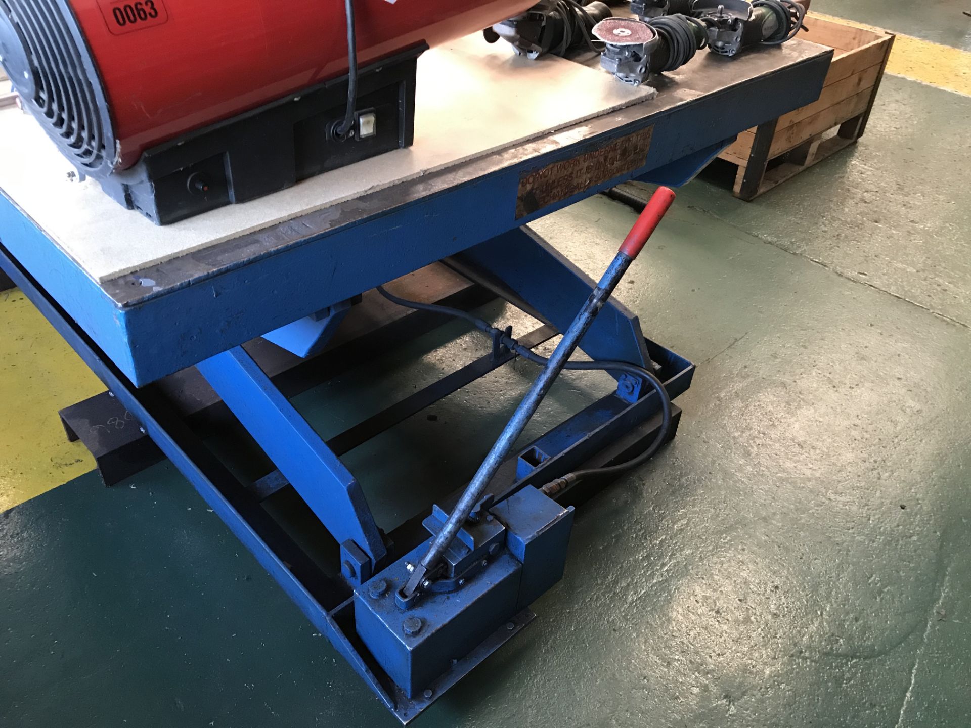 Hydraulic 2 Ton Workbench/Lift | Size: 2600mm x 1500mm - Image 3 of 4