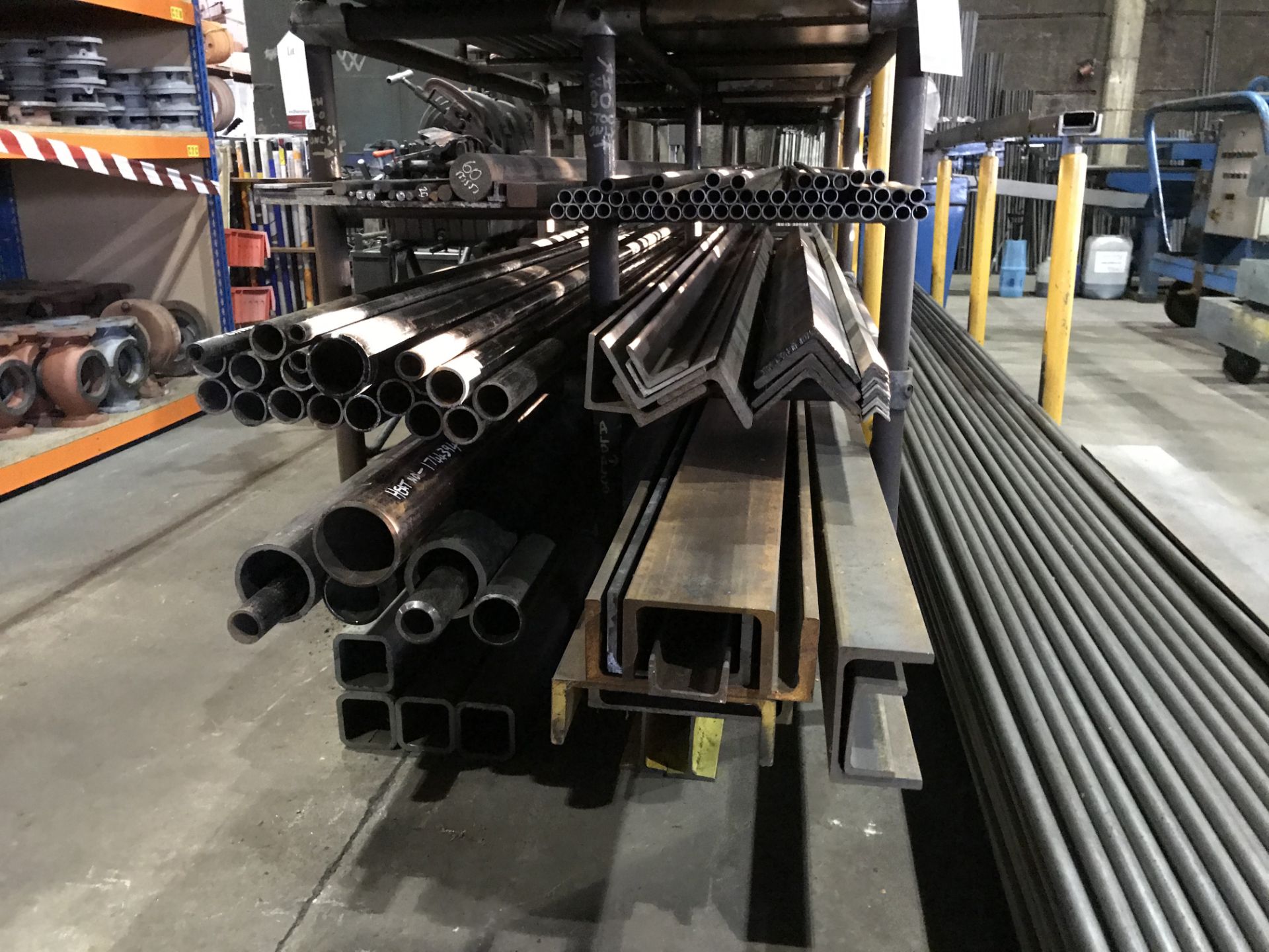 Quantity of Metal Stock as per pictures - SCAFFOLD RACK INCLUDED - Bild 3 aus 5