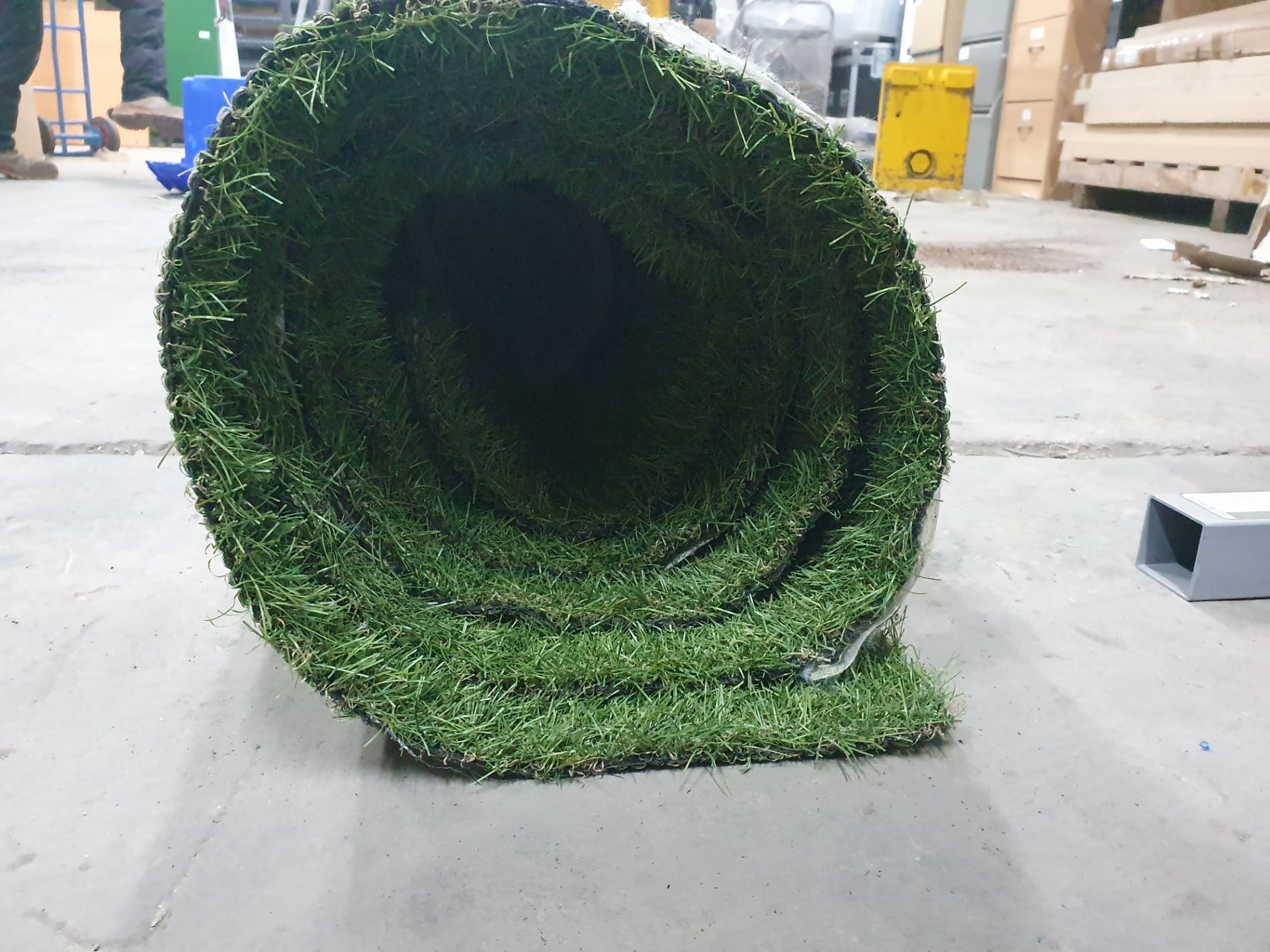 Roll of Green Artificial Grass | Approximate size: 3.5m x 4m - Image 6 of 6