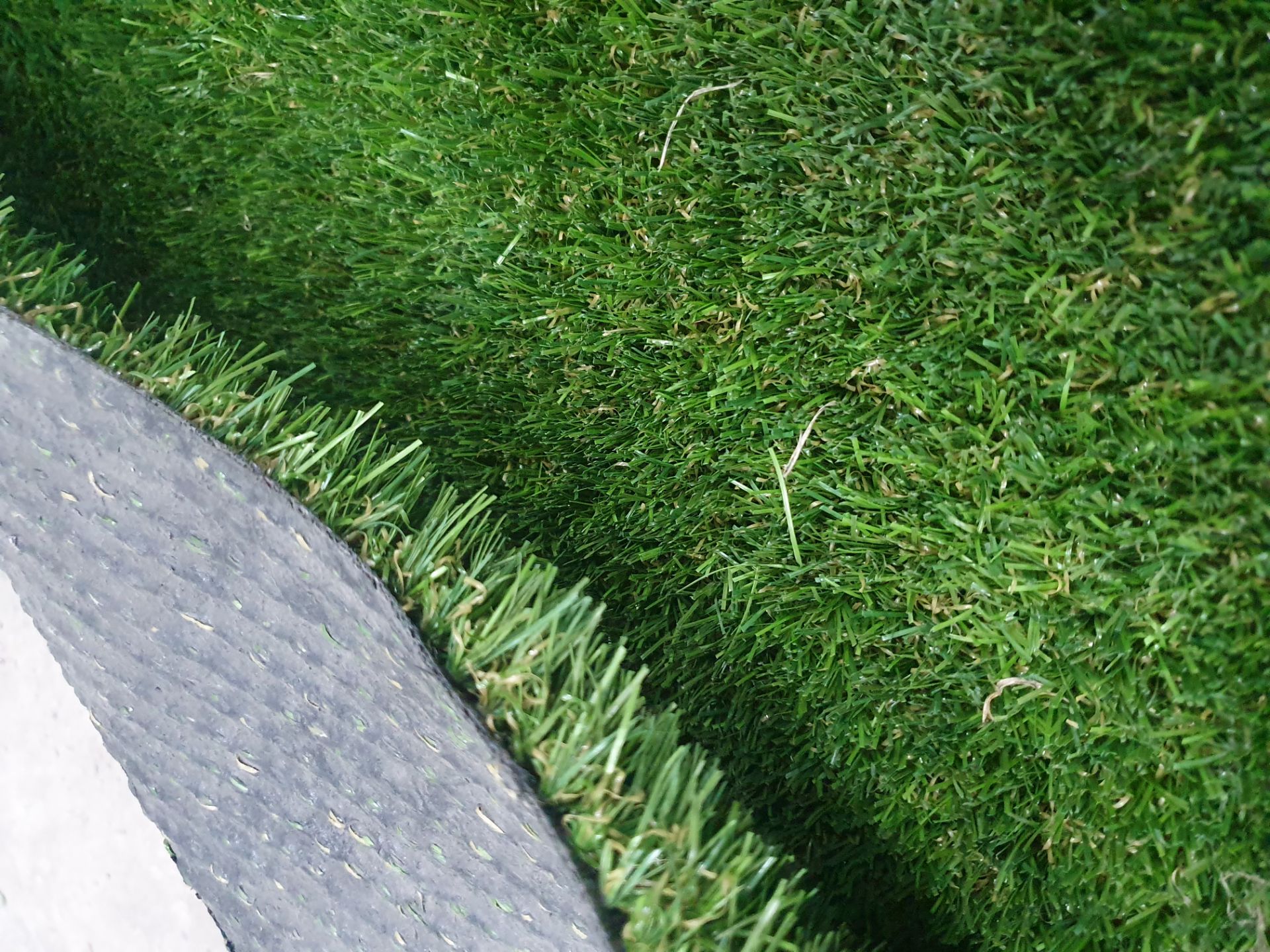 Roll of Green Artificial Grass | Approximate size: 3m x 5m - Image 2 of 2