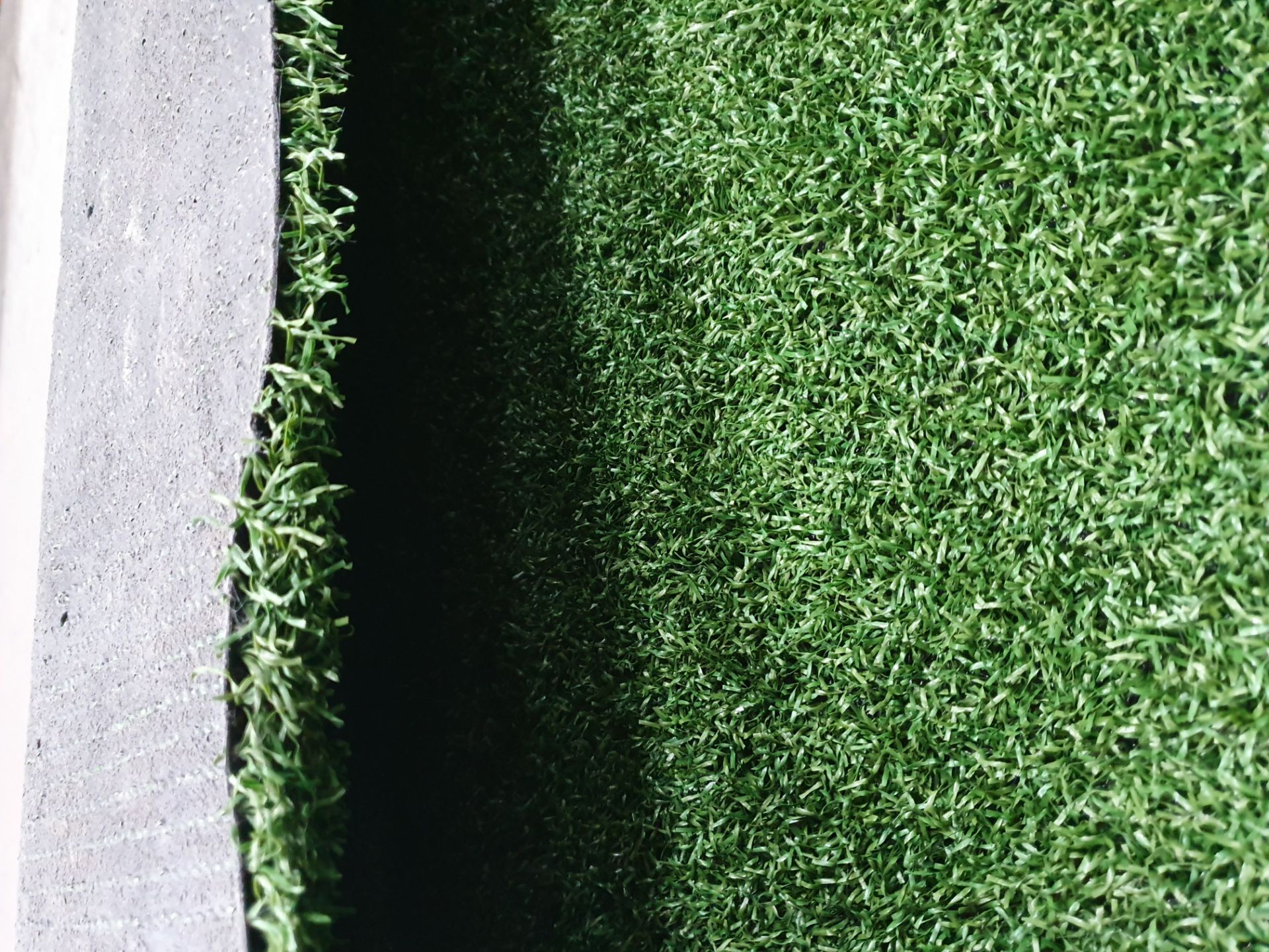 Roll of Green Artificial Grass | Approximate size: 4m x 2m - Image 2 of 3