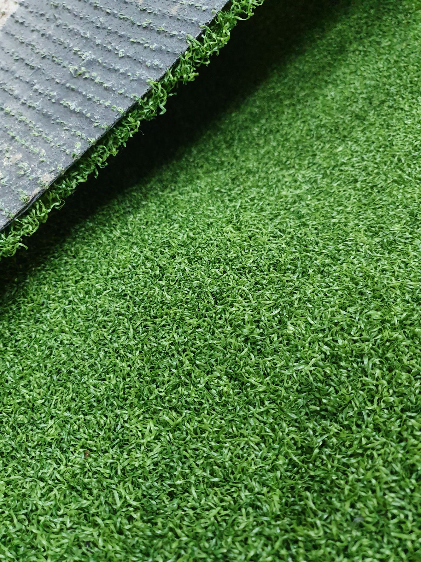 Roll of Green Artifical Grass | Approximate size: 4m x 4m - Image 2 of 3