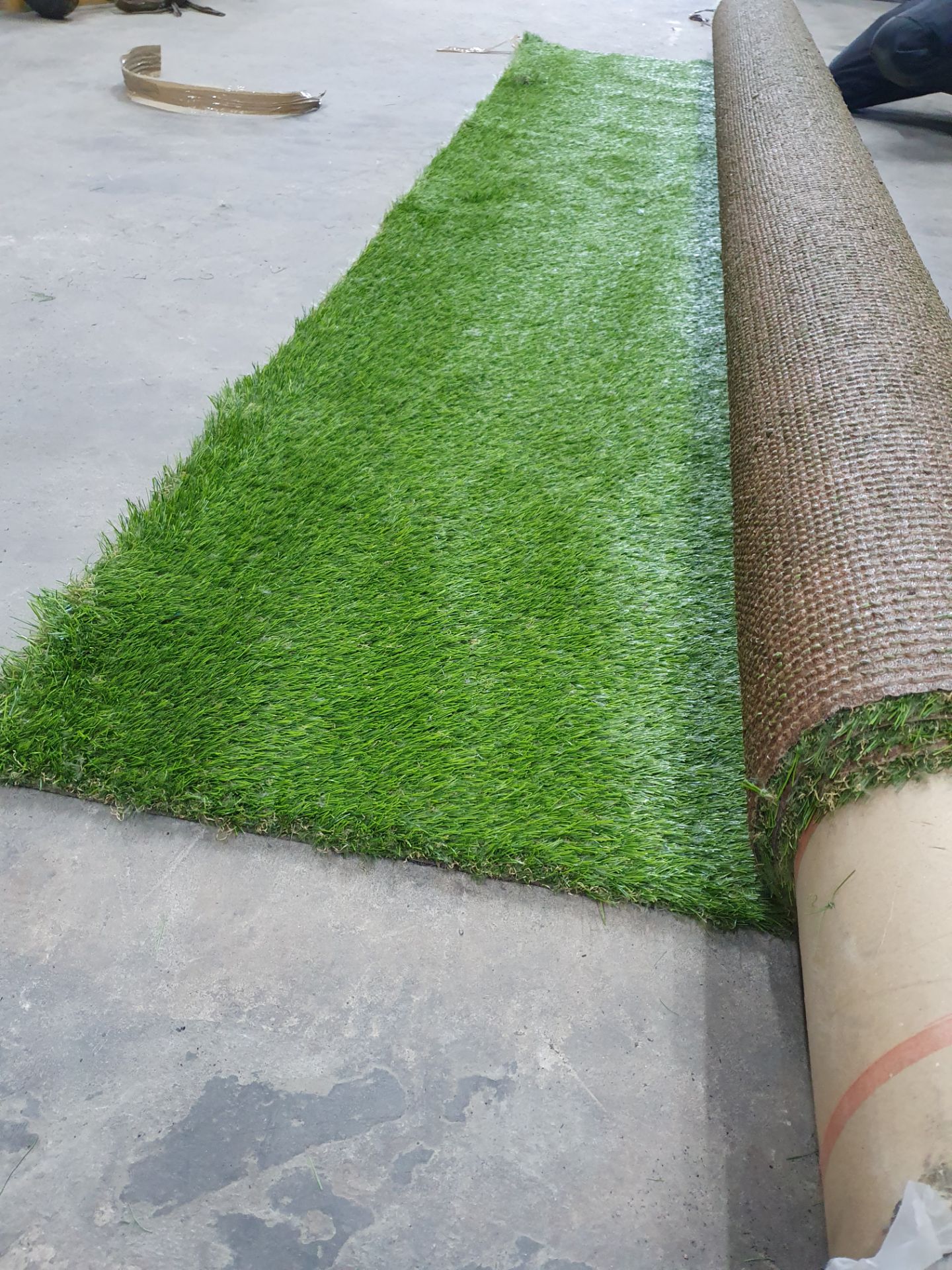 Roll of Green Artificial Grass | Approximate size: 3m x 2.5m - Image 3 of 4