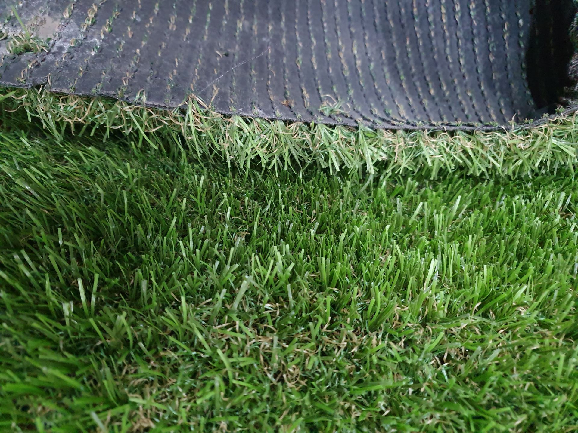 Roll of Green Artificial Grass | Approximate size: 4m x 4m - Image 3 of 3