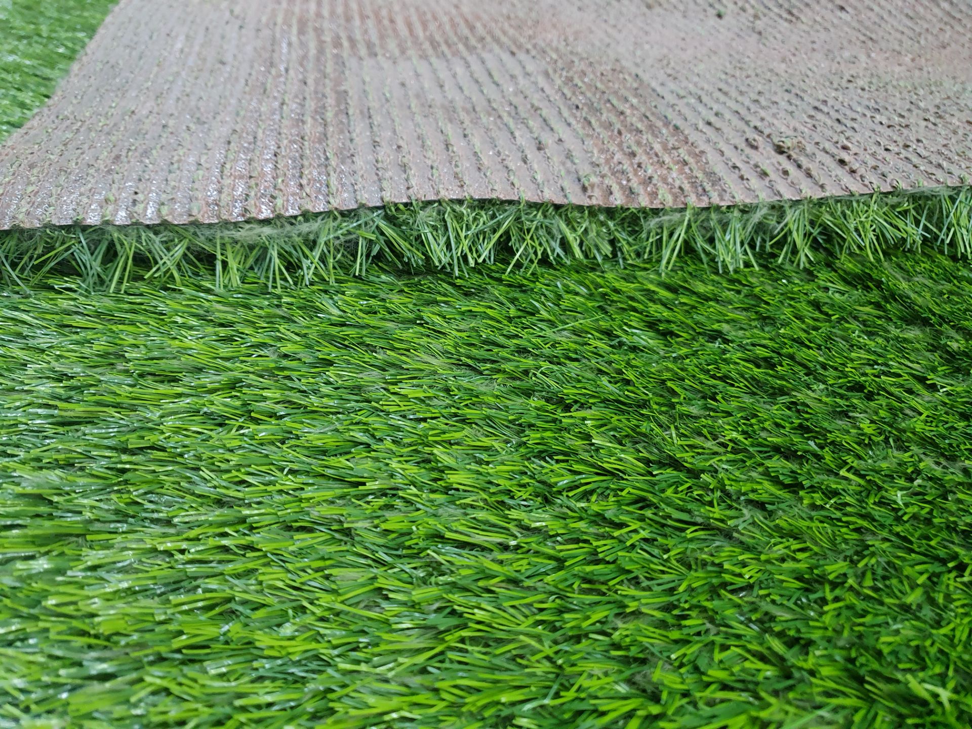 Roll of Green Artificial Grass | Approximate size: 4m x 4m - Image 4 of 4