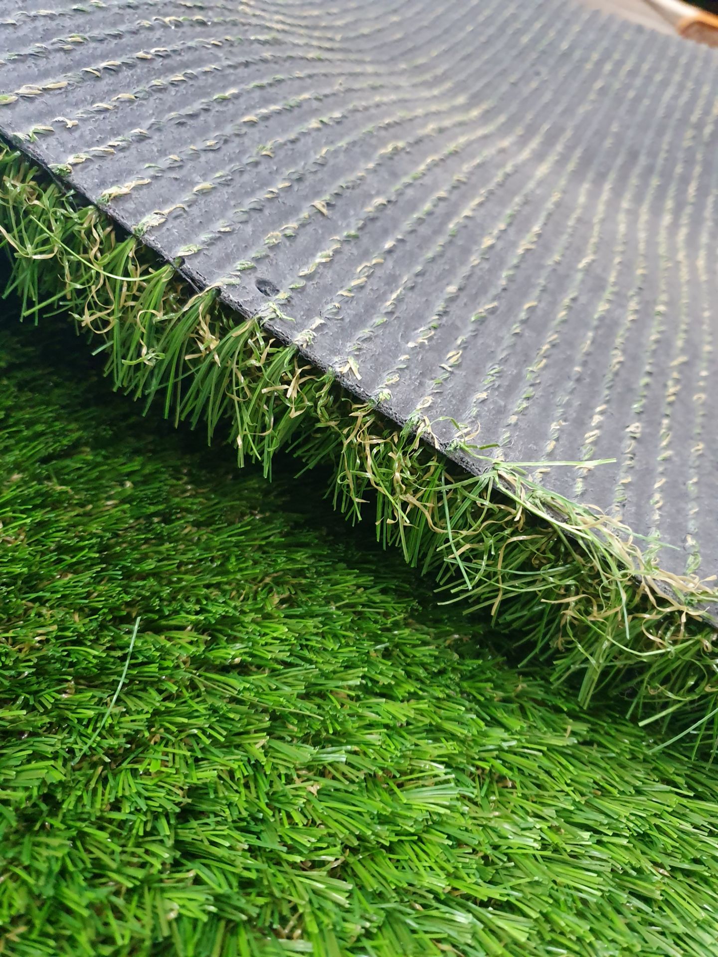 Roll of Green Artificial Grass | Approximate size: 4m x 3m - Image 3 of 3