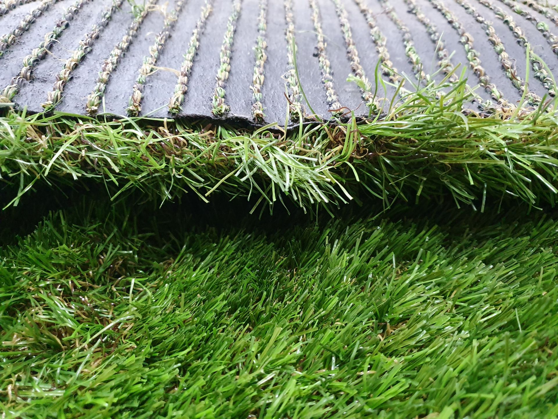 Roll of Green Artificial Grass | Approximate size: 4m x 4m - Image 2 of 3