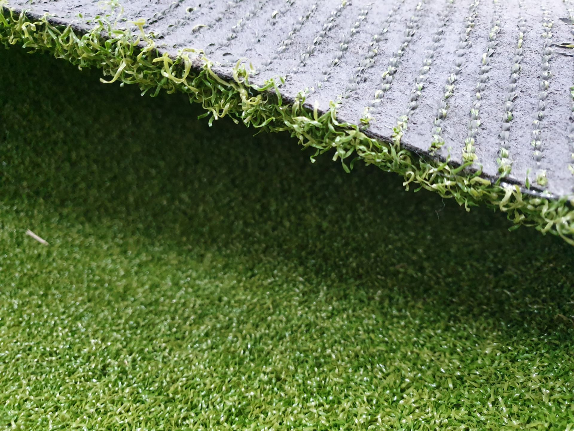 Roll of Green Artificial Grass | Approximate size: 1.8m x 3m - Image 2 of 2