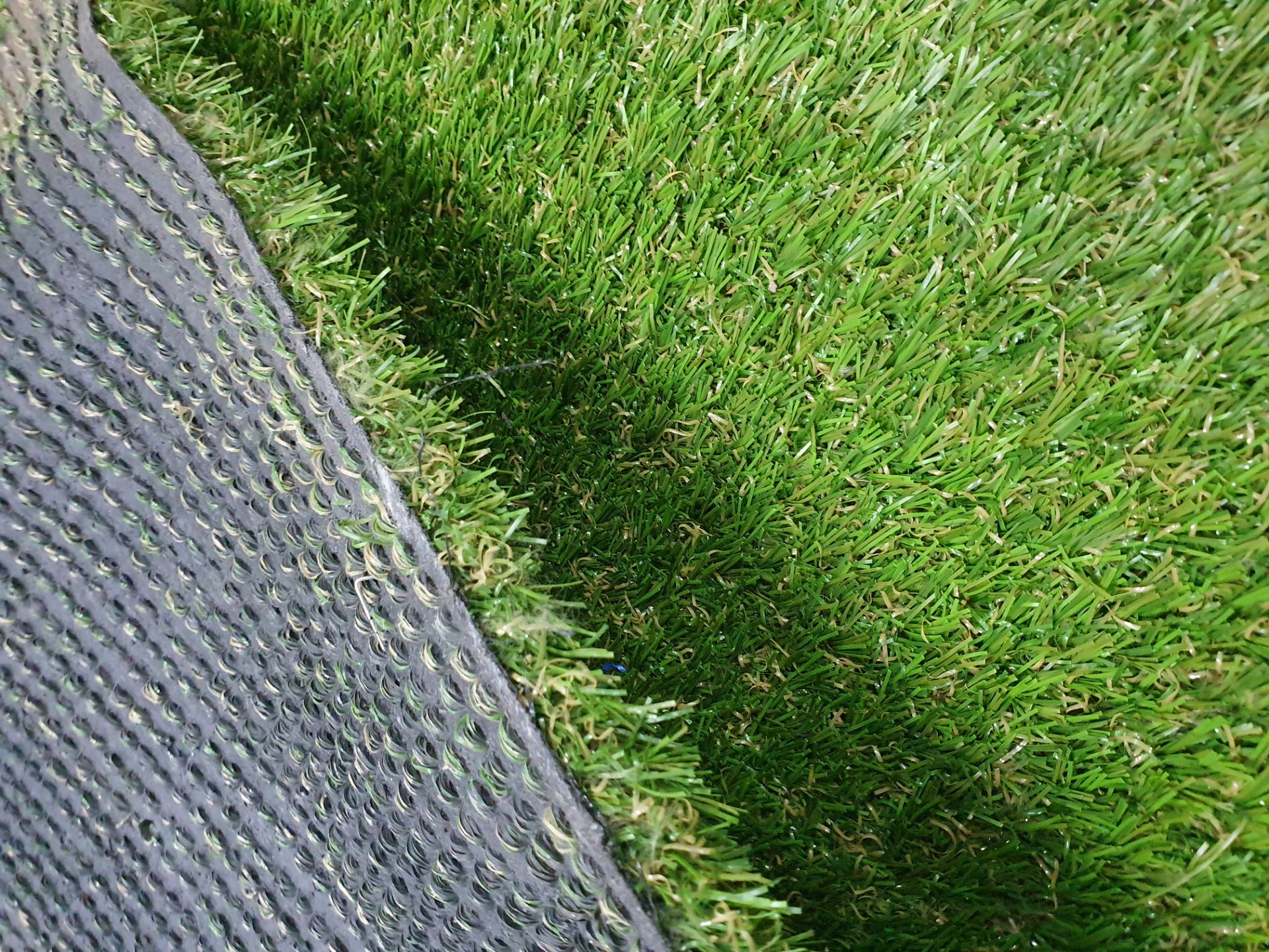 Roll of Green Artificial Grass | Approximate size: 2.8m x 2.4m