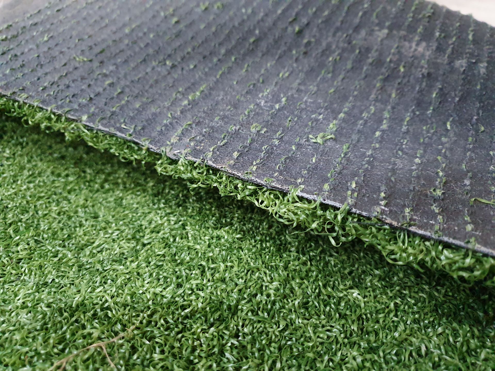 Roll of Green Artificial Grass | Approximate size: 4m x 4m - Image 3 of 4