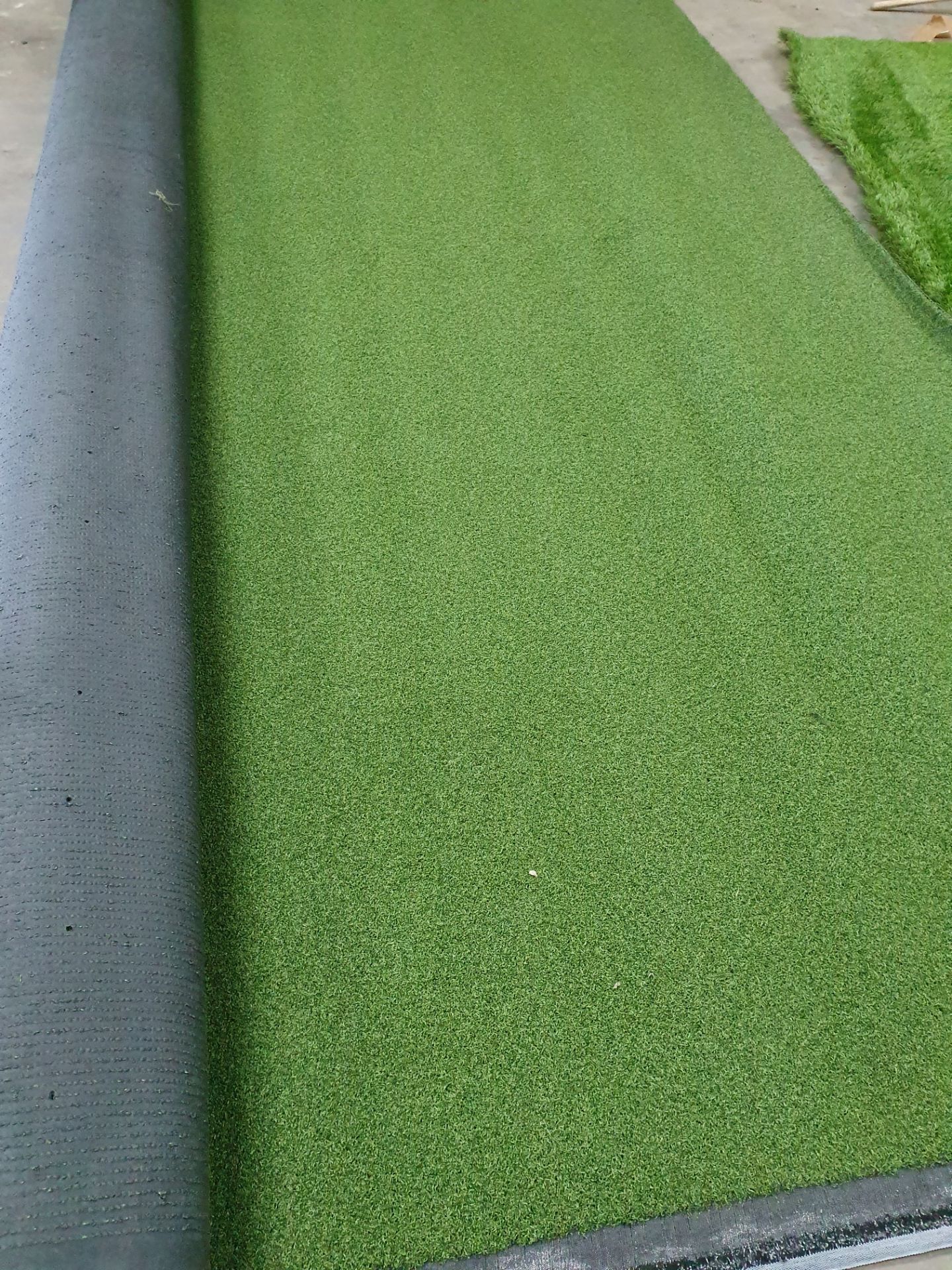 Roll of Green Artificial Grass | Approximate size: 4m x 6m - Image 2 of 3