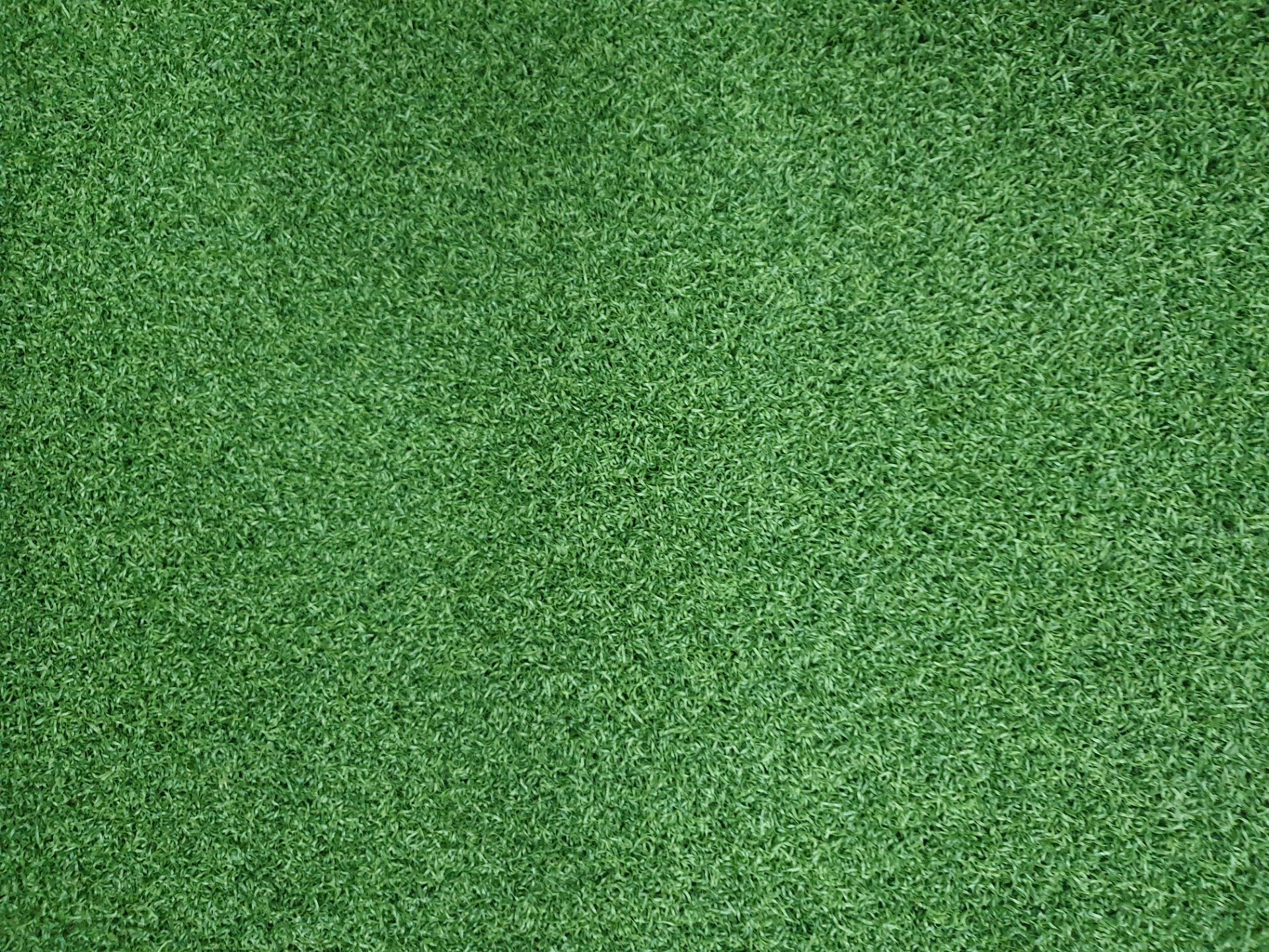 Roll of Green Artifical Grass | Approximate size: 4m x 30m - Image 2 of 4