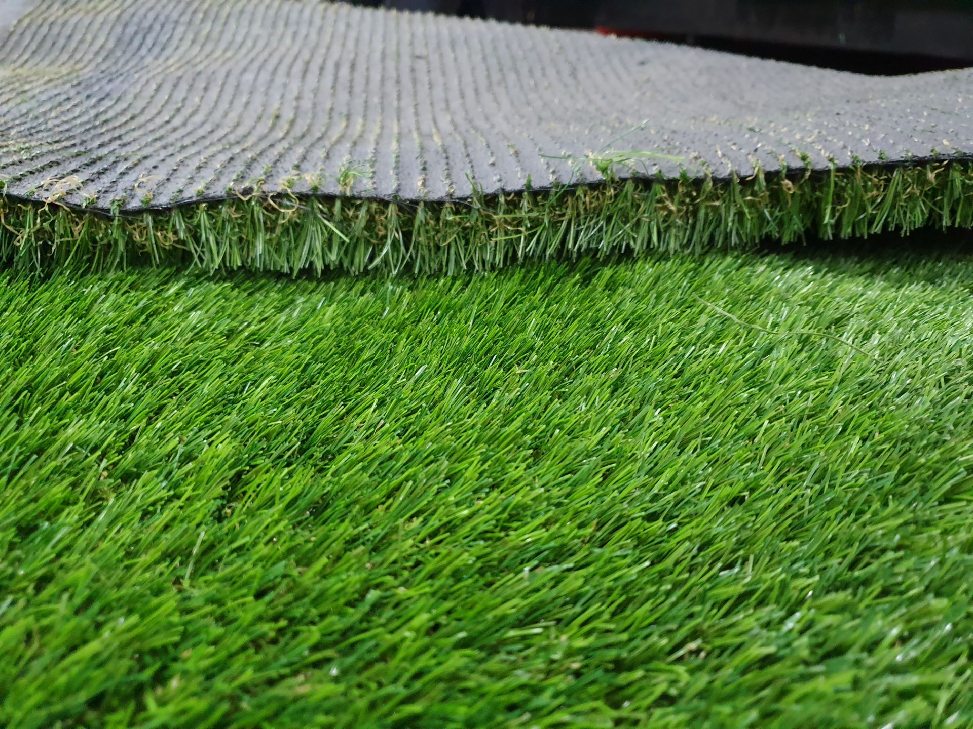 Roll of Green Artificial Grass | Approximate size: 4m x 3m - Image 2 of 2