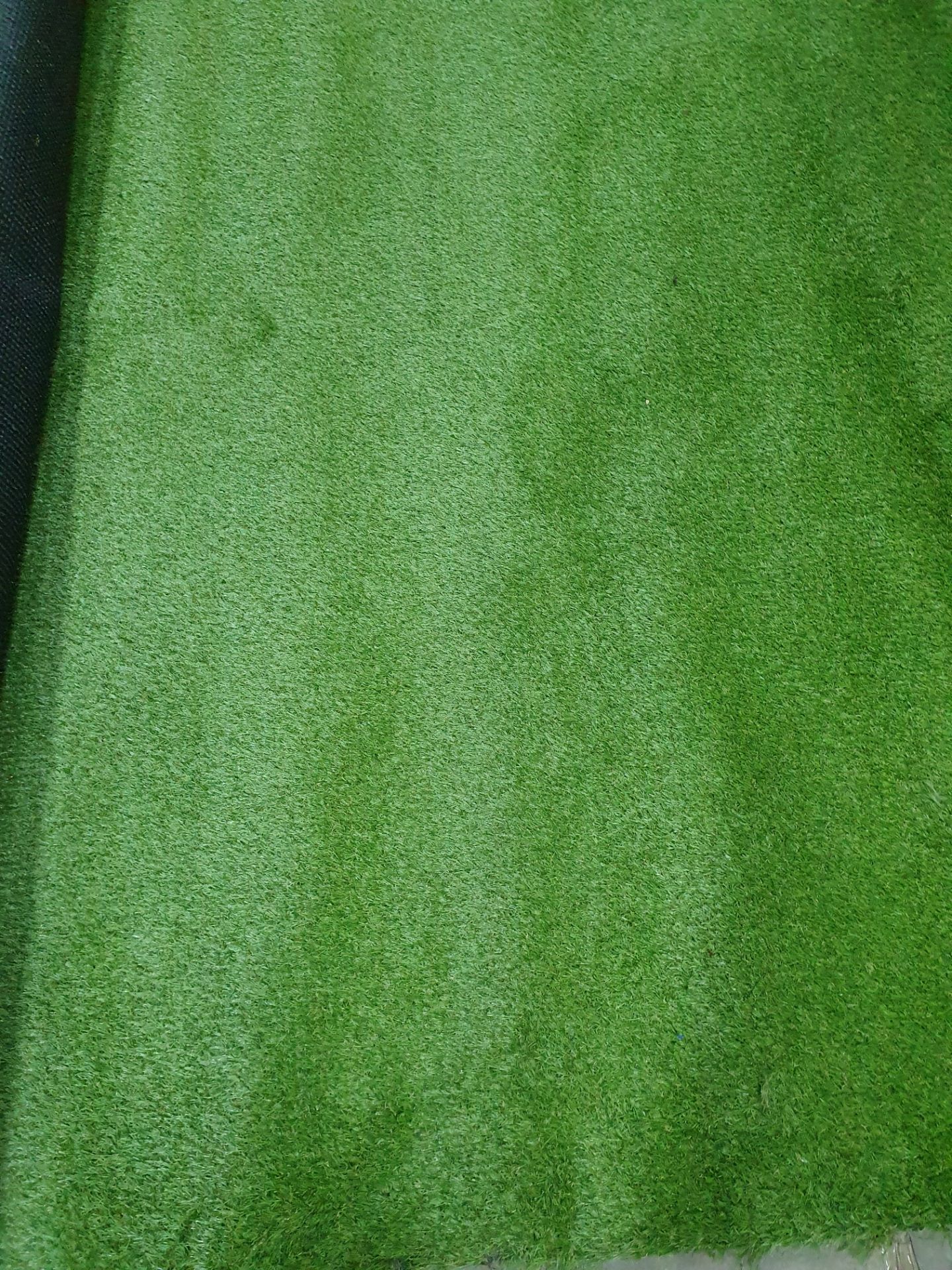 Roll of Green Artifical Grass | Approximate size: 4m x 4m - Image 4 of 4