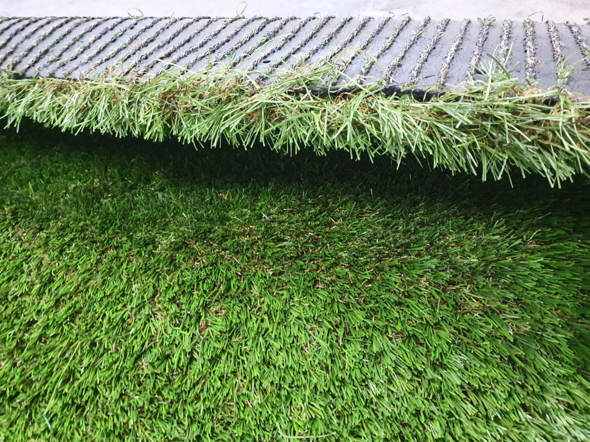 Roll of Green Artificial Grass | Approximate size: 4m x 2m - Image 2 of 2