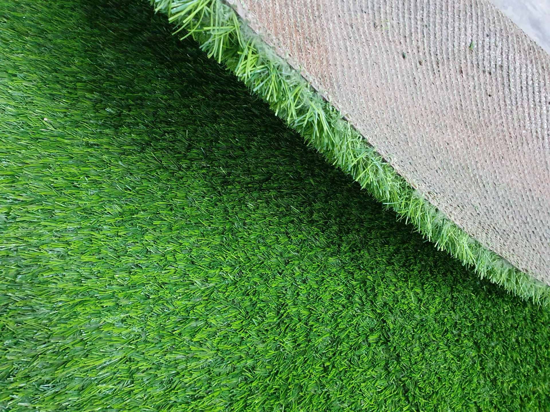 Roll of Green Artificial Grass | Approximate size: 4m x 4m - Image 3 of 4