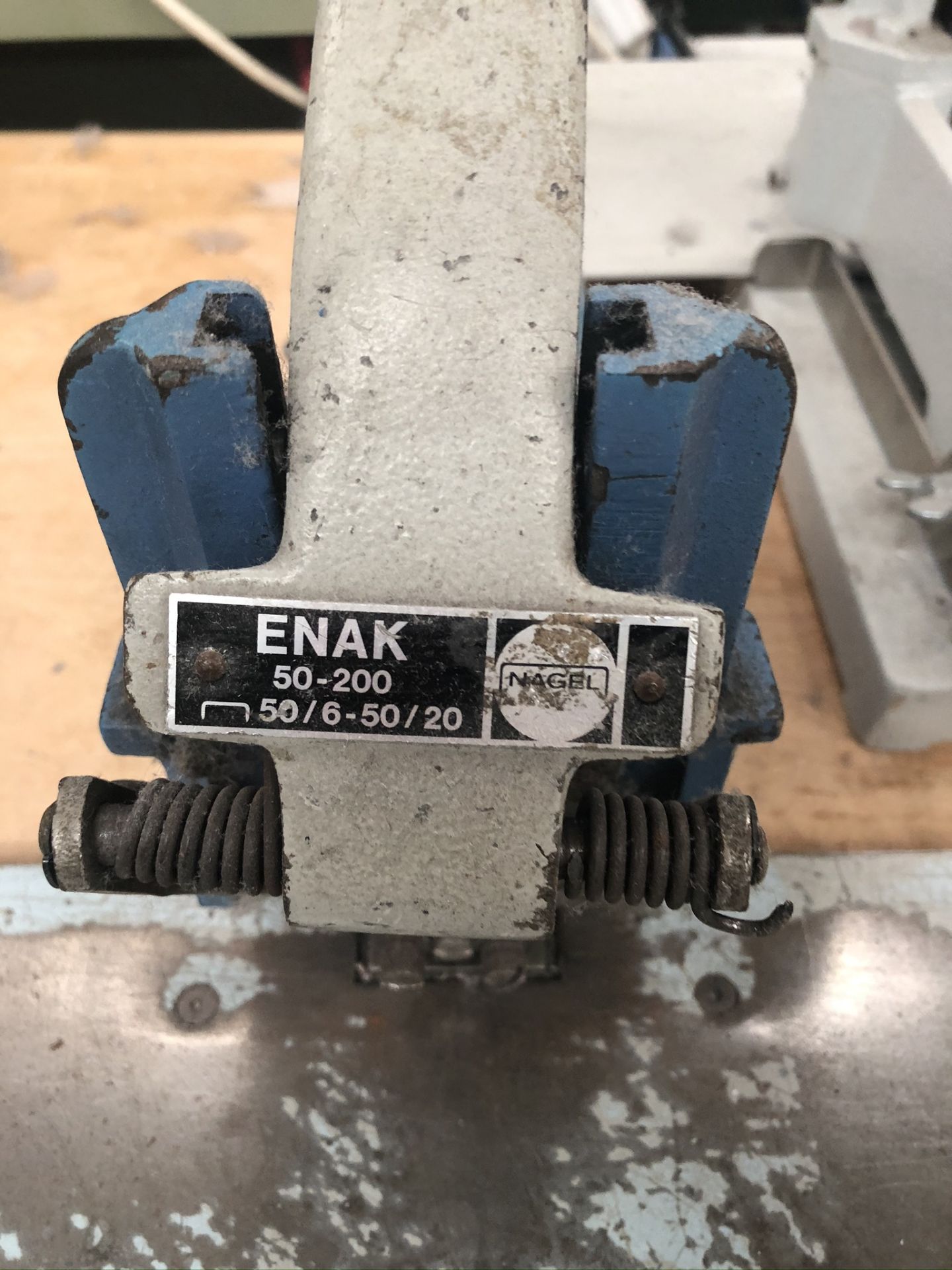 2 x Enak 50-200 industrial staplers - Image 5 of 7