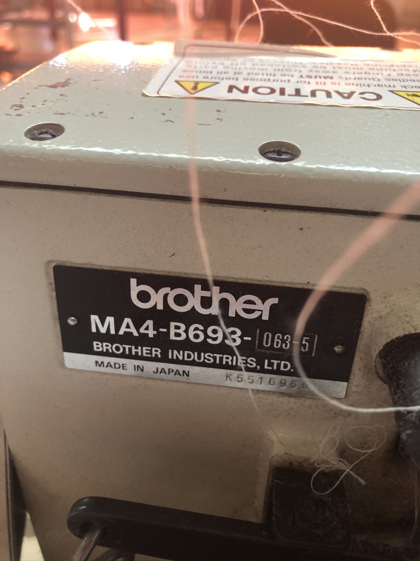 Brother 600UL 5 thread overlock sewing machine - Image 8 of 9