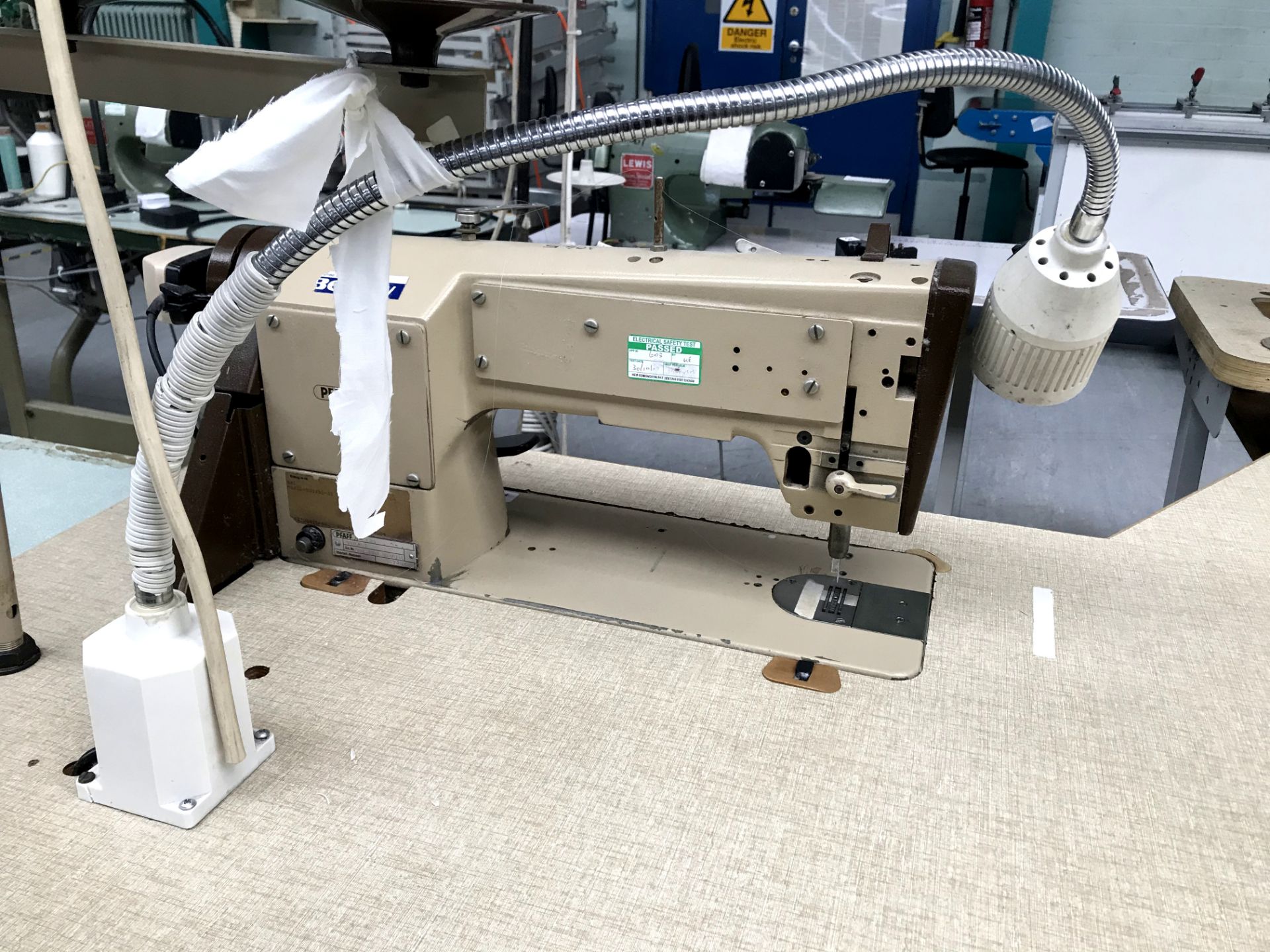 PFAFF KI-481 single needle lockstitch sewing machine - Image 3 of 5
