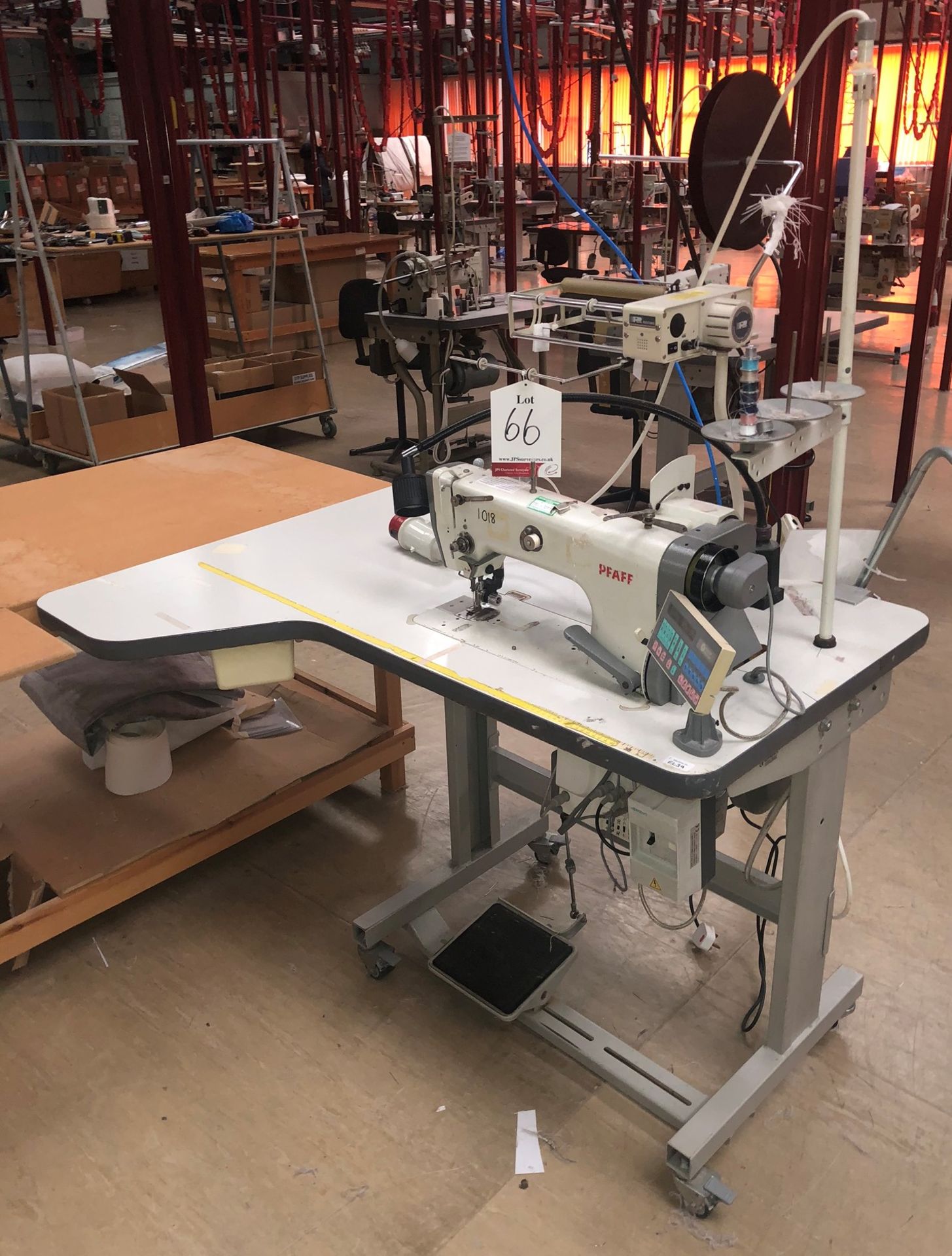 PFAFF 901-4081 single needle lockstitch sewing machine w/ TFU165 upper tape feeder - Image 2 of 5