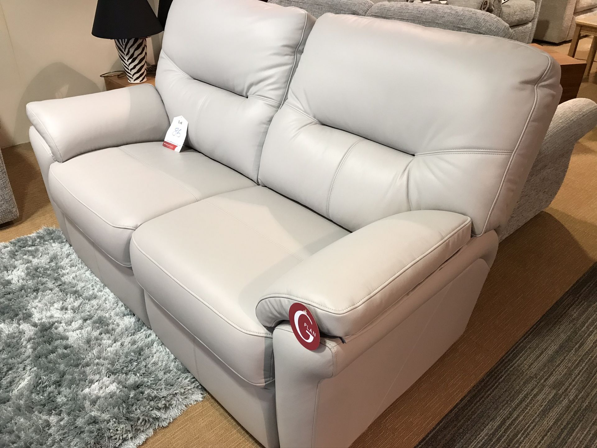 Ex Display G Plan Seattle 2.5 Seater Leather Sofa - Oxford Light Grey - RRP£2,166 - Image 3 of 3