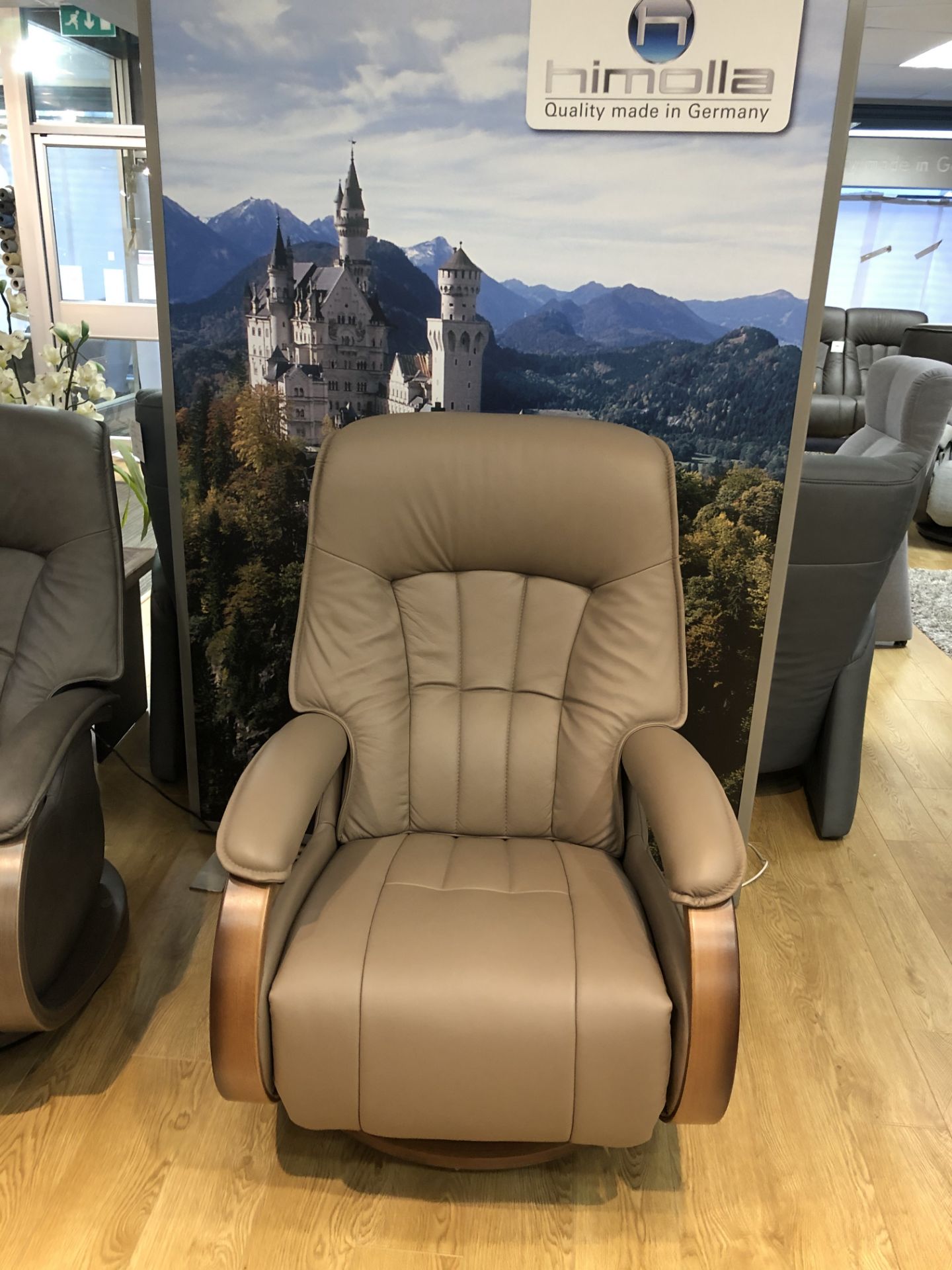 Ex Display Himolla 7348-28Z Leather Cumuly Electric Recliner - Maxi Leather 31 - RRP£2,751 - Image 2 of 4