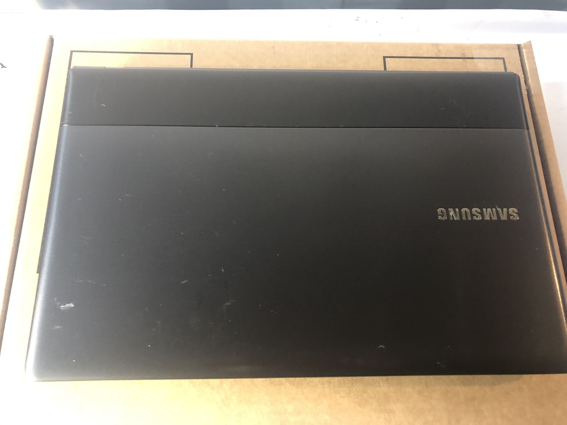 Samsung NP300E5C Laptop | Intel Core i3-3110M 2.40GHz - Image 5 of 5