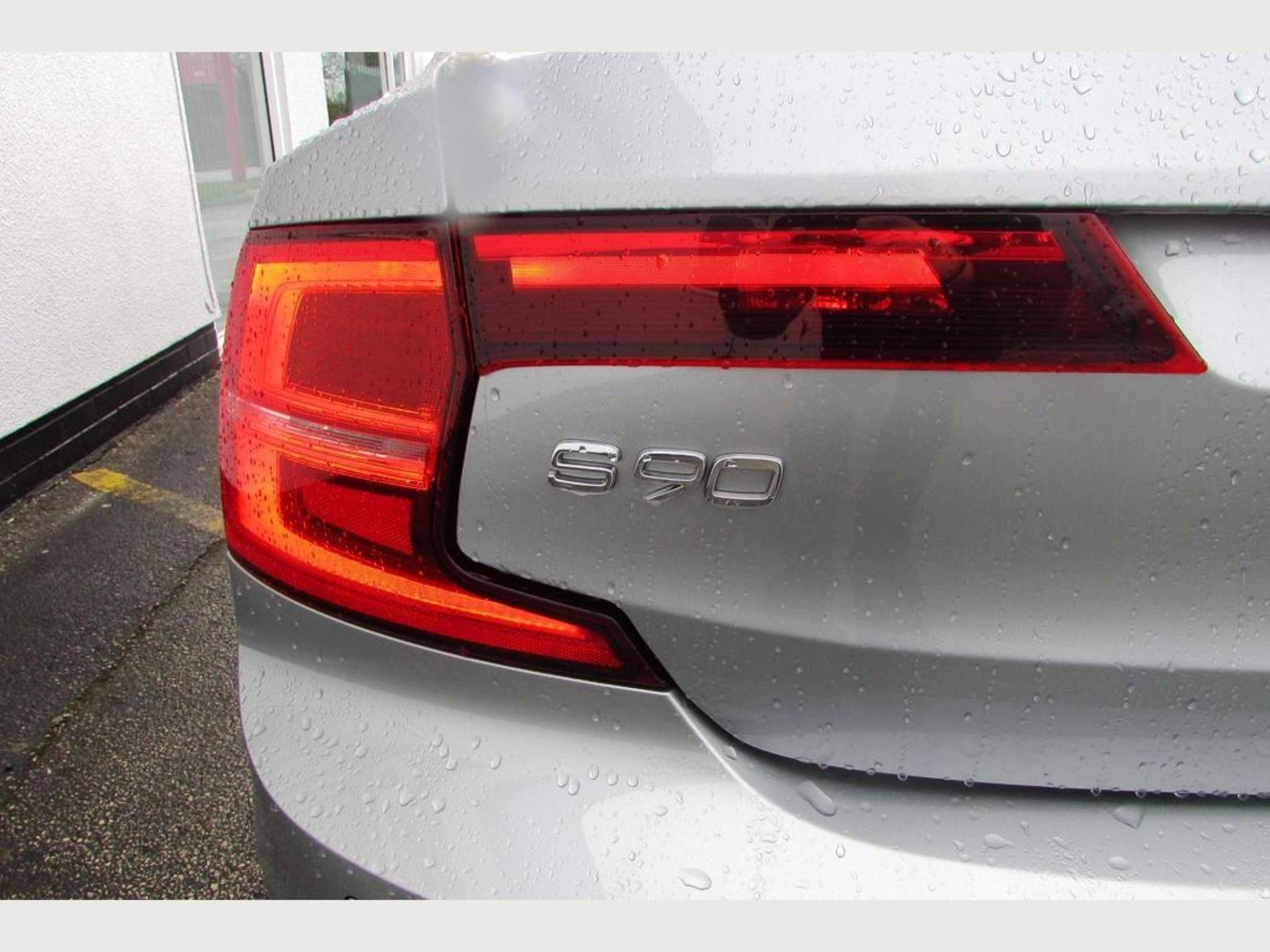 Volvo S90 2.0 D4 Inscription Auto (s/s) 4dr | Reg: KW67 ORC | Mileage: 13,200 | Forecourt Price £19, - Image 6 of 16