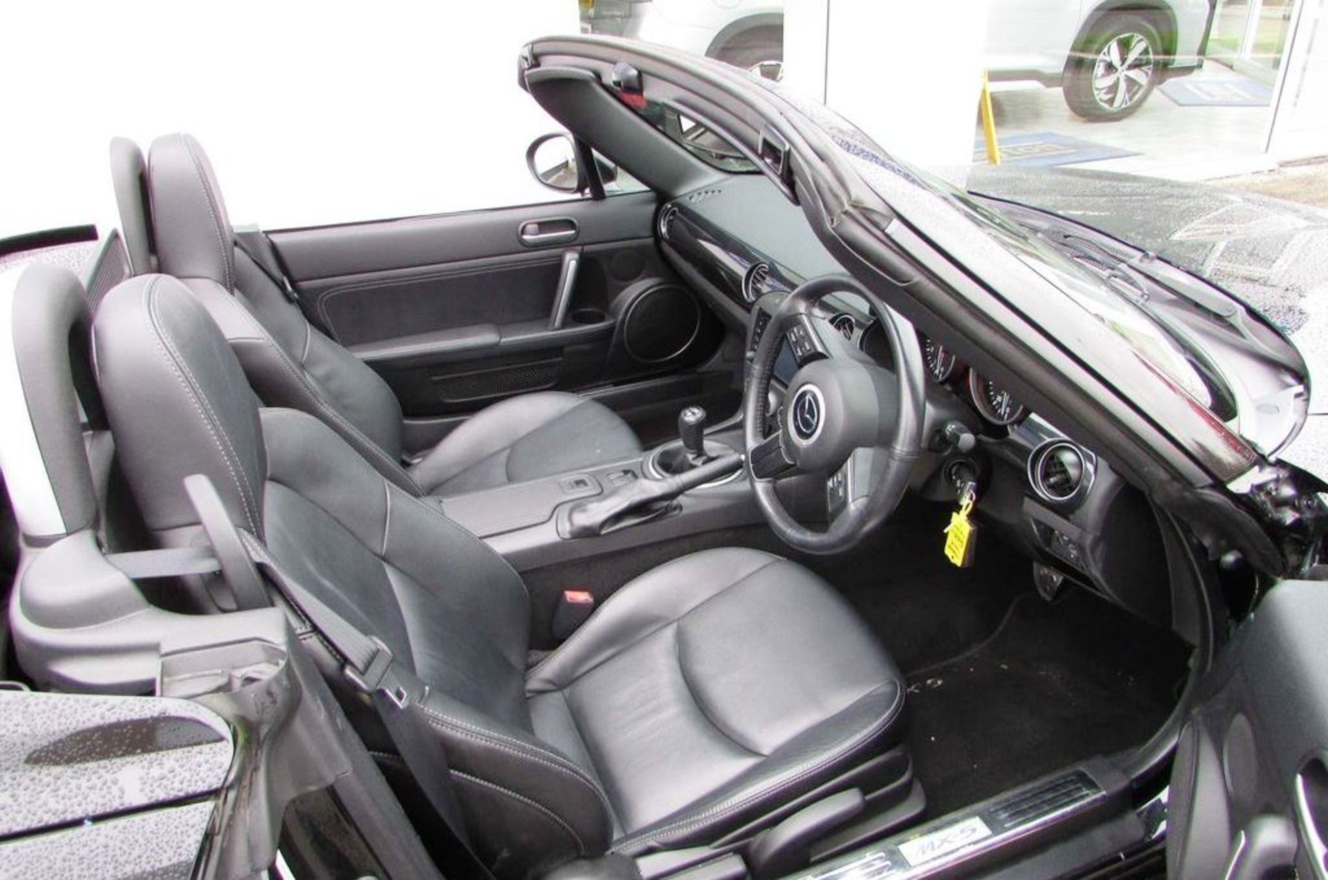 Mazda MX-5 2.0 Sport Tech Nav Roadster 2dr | Reg: VO15 AXH | Mileage: 14,800 | Forecourt Price £11,9 - Image 8 of 9