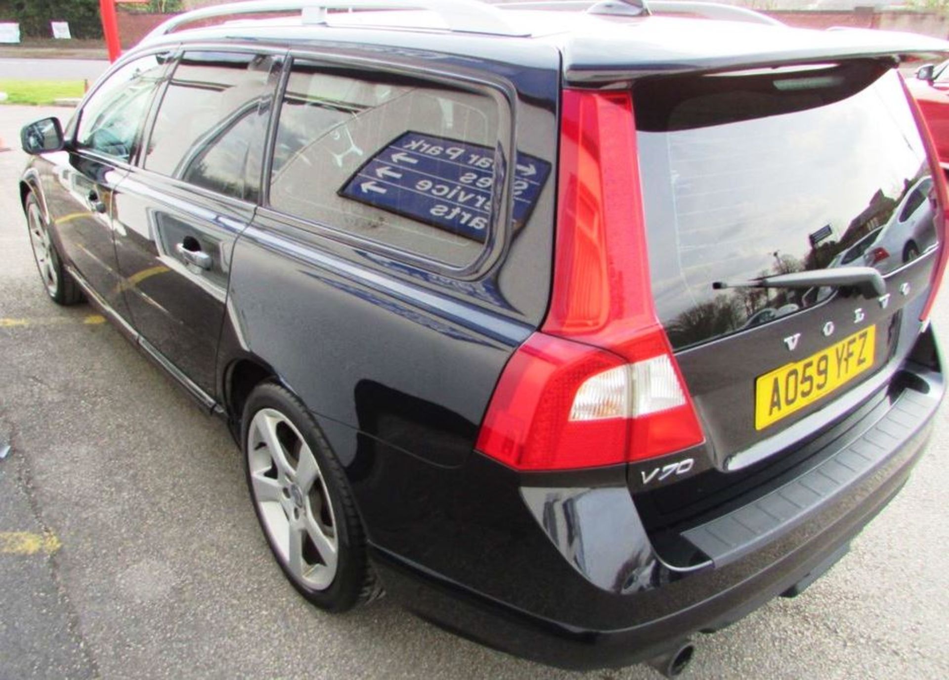 Volvo V70 2.0 D R-Design SE | Reg: AO59 YFZ | Mileage: 78,000| Forecourt Price: œ5,990 - Image 5 of 11