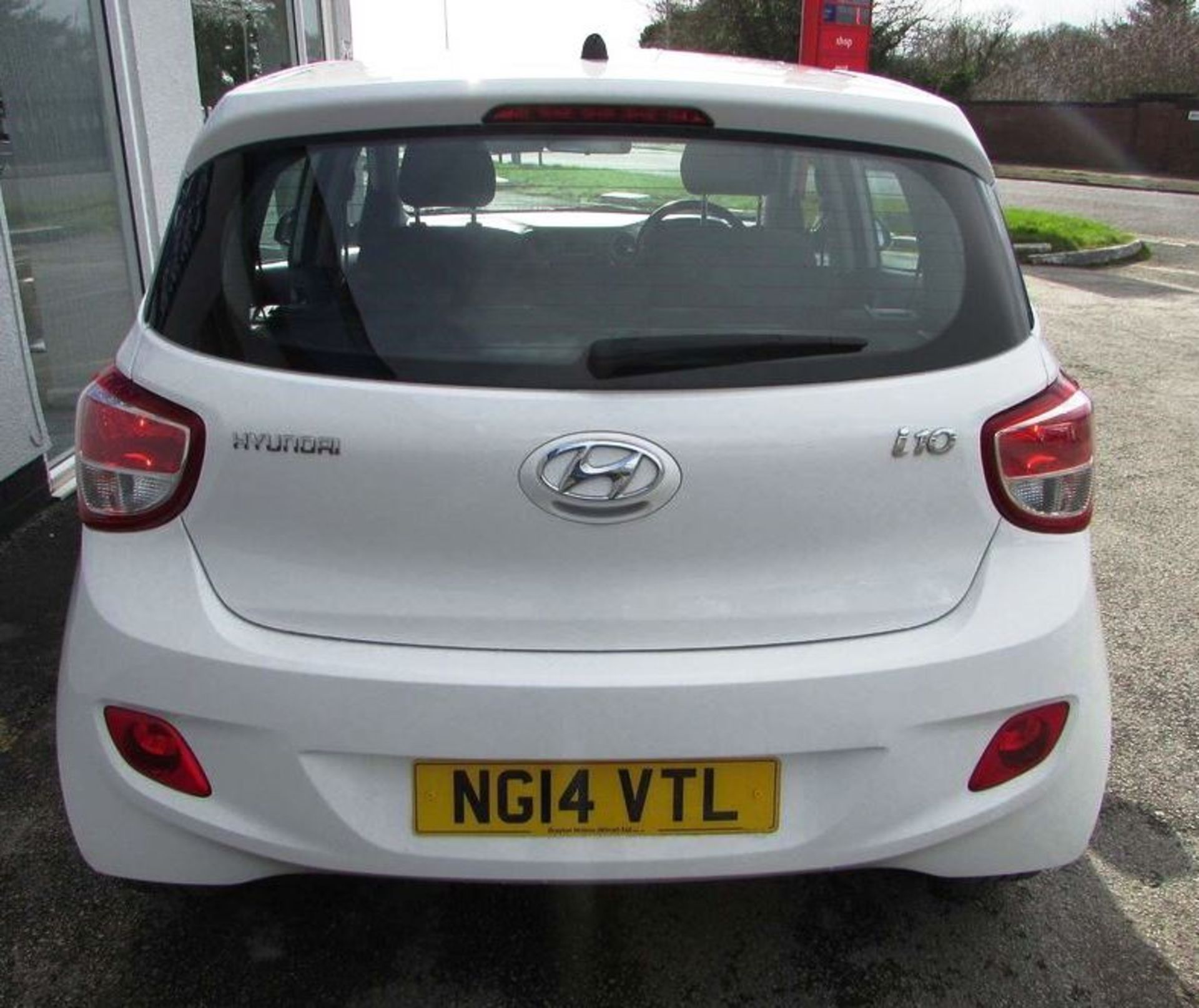 Hyundai i10 1.0 Premium 5dr | Reg: NG14 VTL | Mileage: 27,000 | Forecourt Price £5,490 - Image 4 of 12