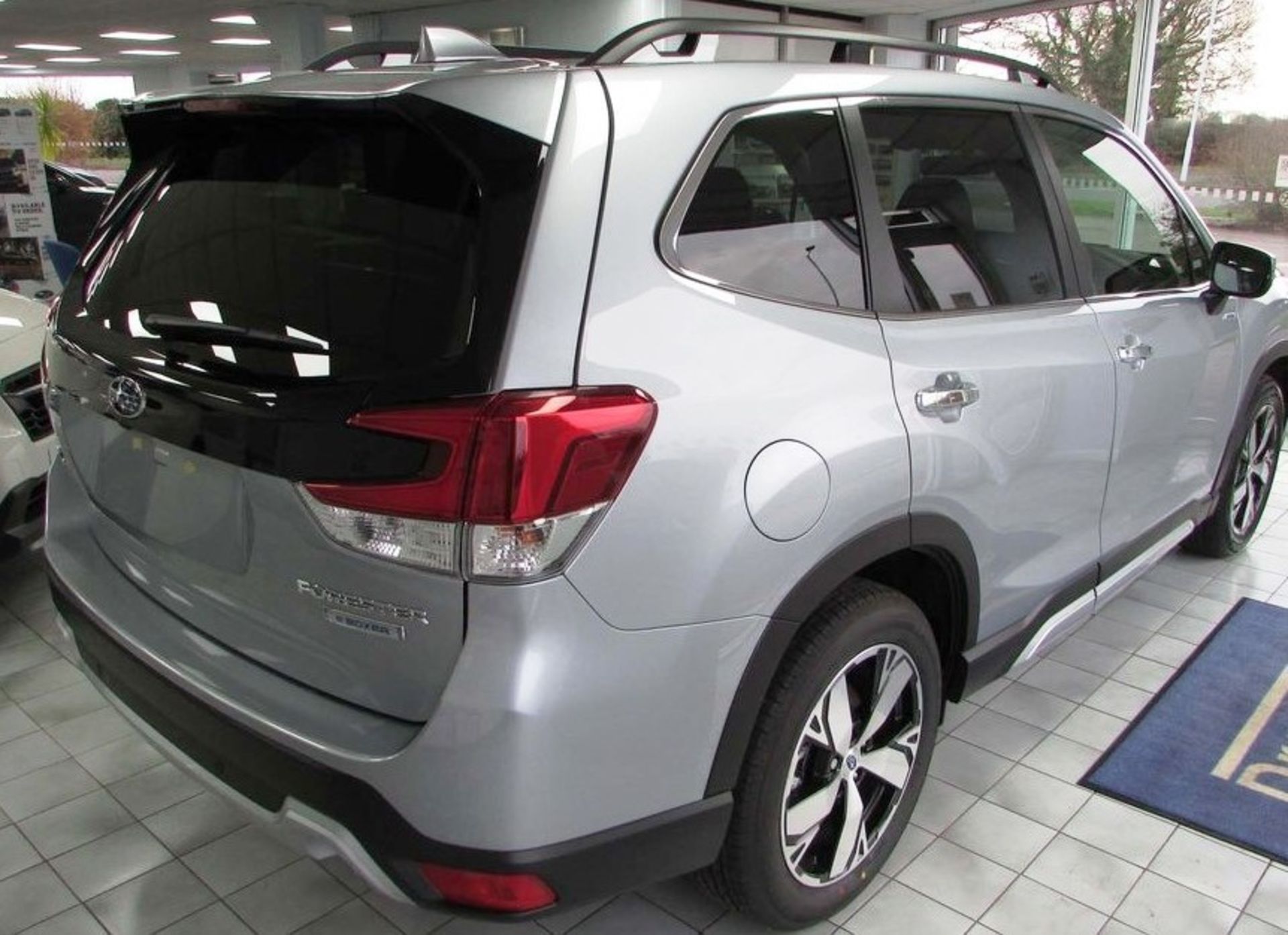 Subaru Forester 2.0 e-Boxer XE Premium Lineartronic 4WD (s/s) 5dr | Delivery Mileage: 5 | Reg: DG69 - Image 5 of 12