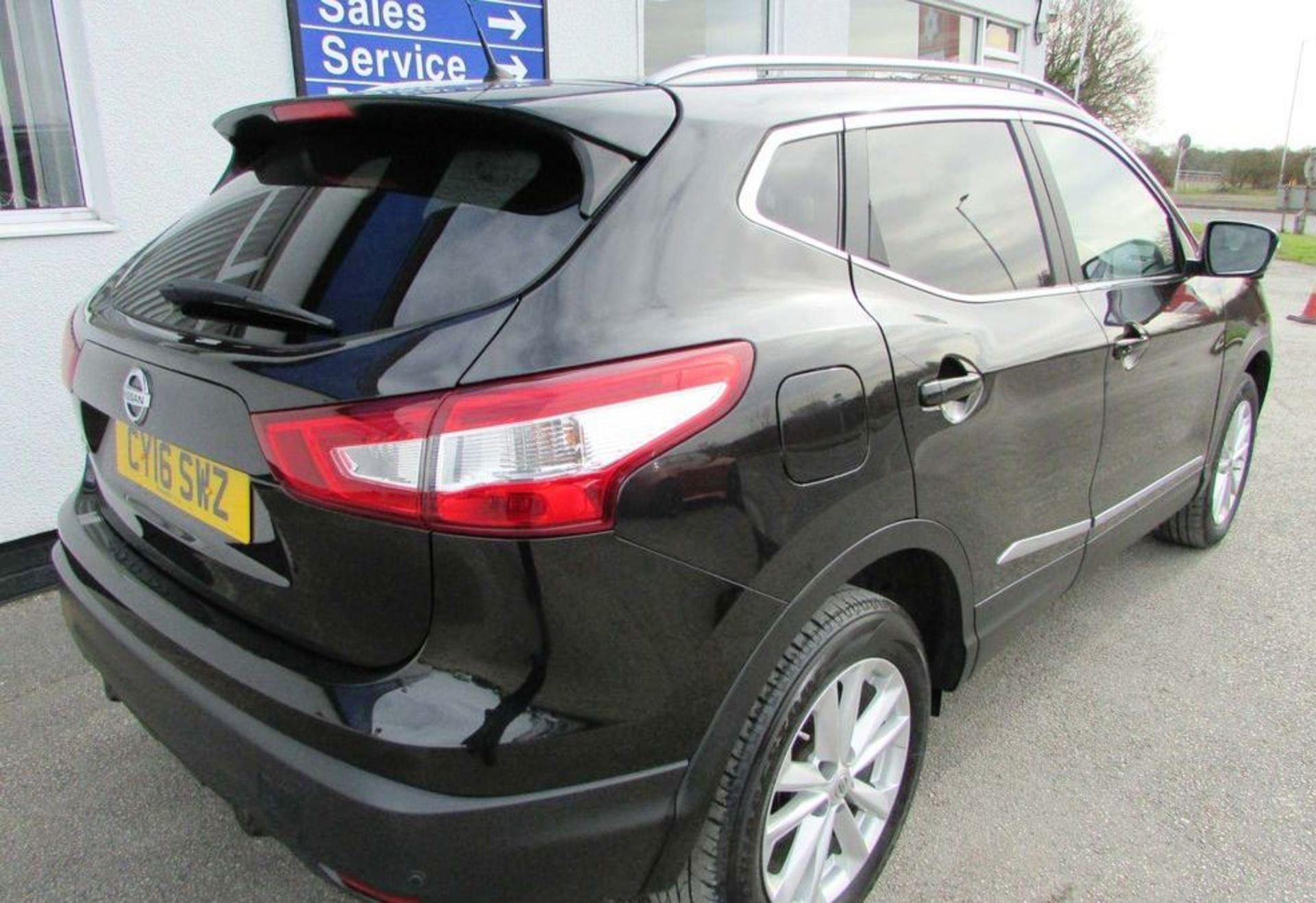 Nissan Qashqai 1.2 DIG-T N-Connecta (Exec) 5dr | Reg: CY16 SWZ | Mileage: 47,000 | Forecourt Price: - Image 4 of 14