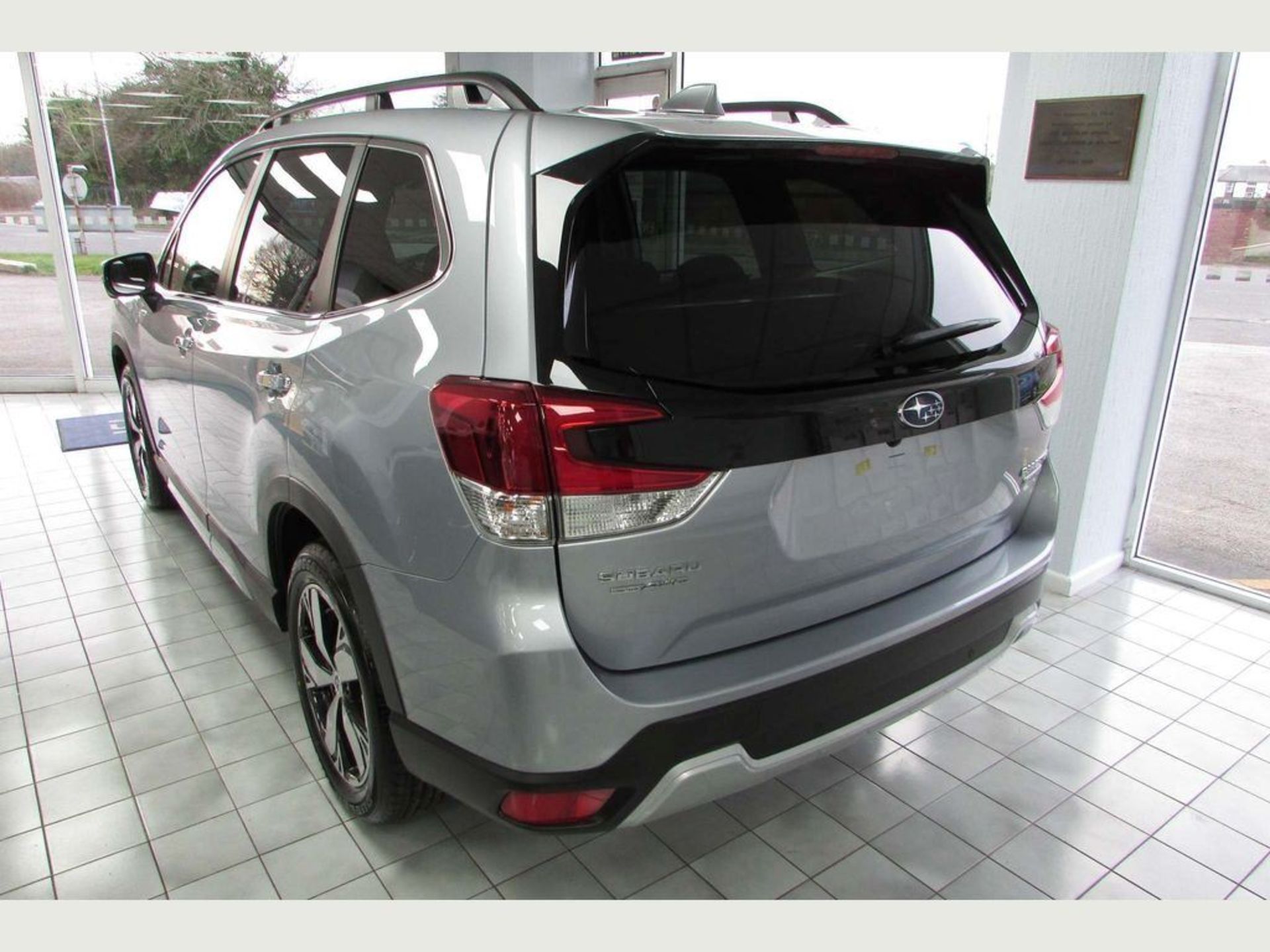 Subaru Forester 2.0 e-Boxer XE Premium Lineartronic 4WD (s/s) 5dr | Delivery Mileage: 5 | Reg: DG69 - Image 4 of 12