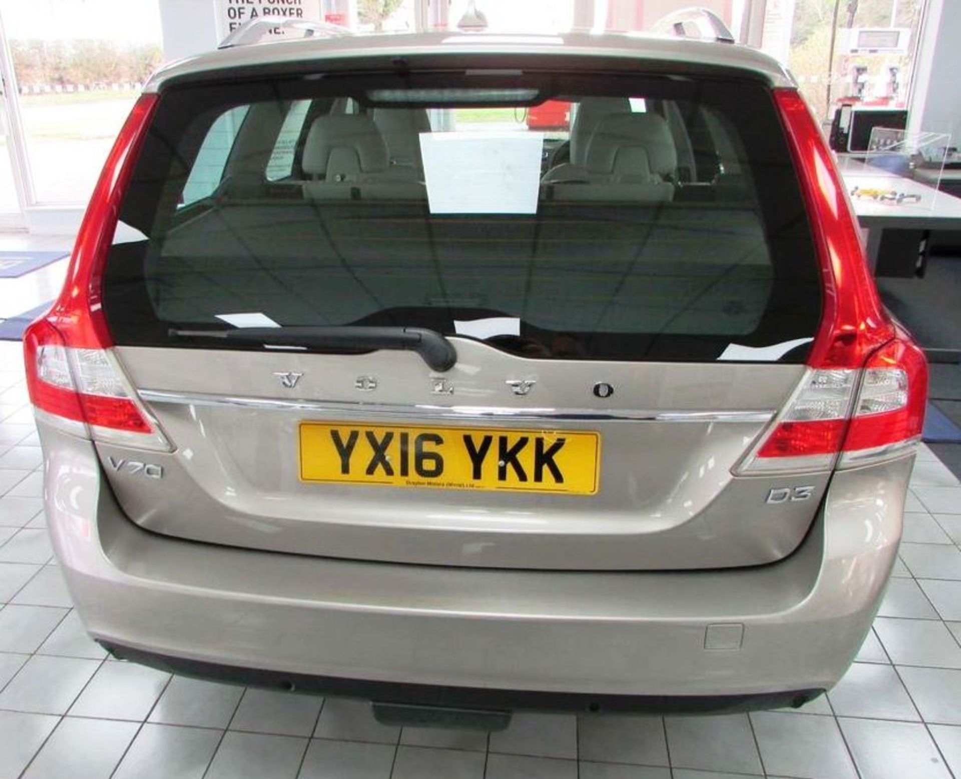 Volvo V70 2.0 D3 SE Lux Geartronic | Reg: YX16 YKK | Mileage: 34,000 | Forecourt Price: œ14,990 - Image 6 of 14