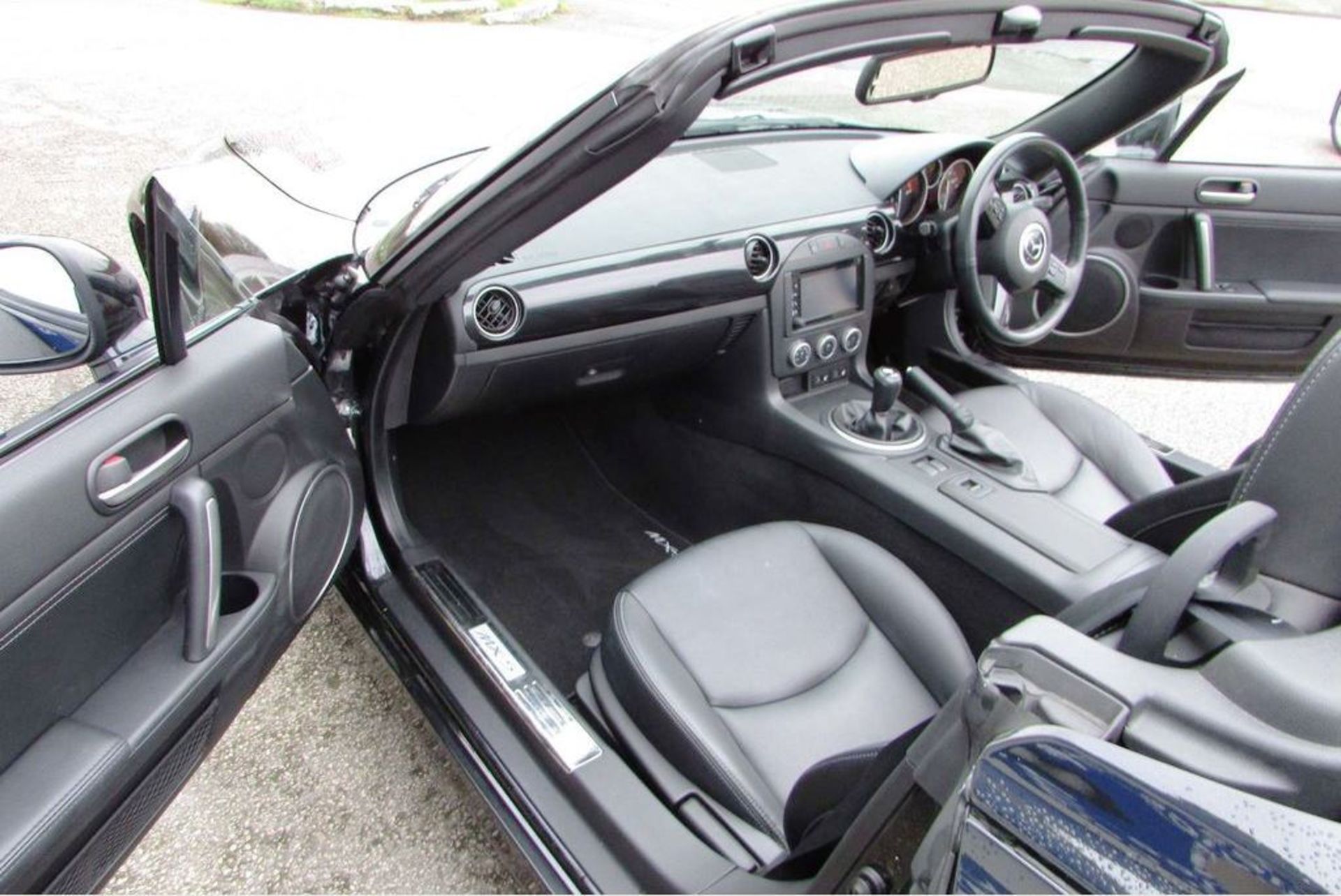 Mazda MX-5 2.0 Sport Tech Nav Roadster 2dr | Reg: VO15 AXH | Mileage: 14,800 | Forecourt Price £11,9 - Image 9 of 9