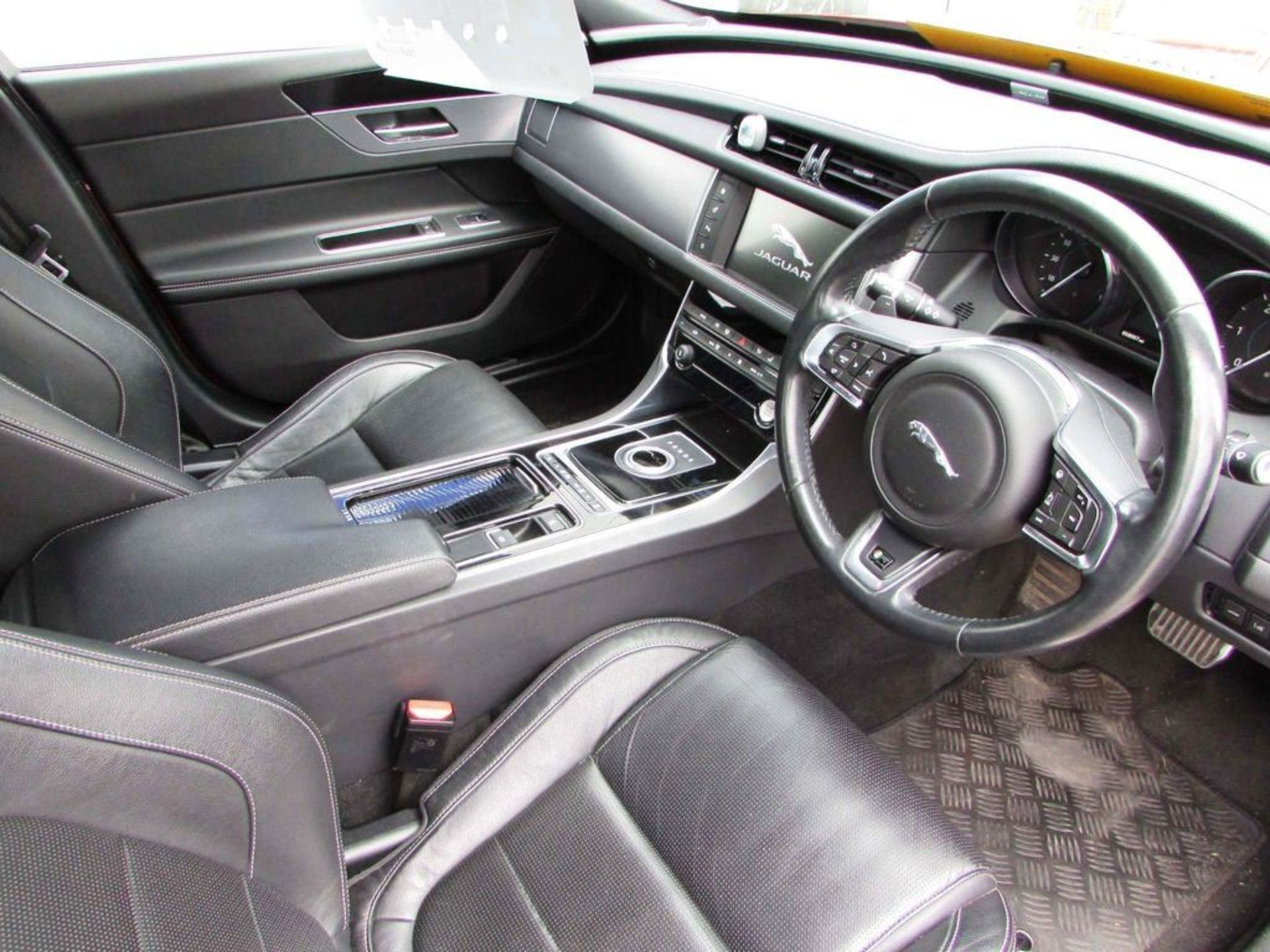 Jaguar XF 2.0d R-Sport Auto (s/s) 4dr | Reg: VE16 KWJ | Mileage: 59,000 | Forecourt Price £13,690 - Image 8 of 14