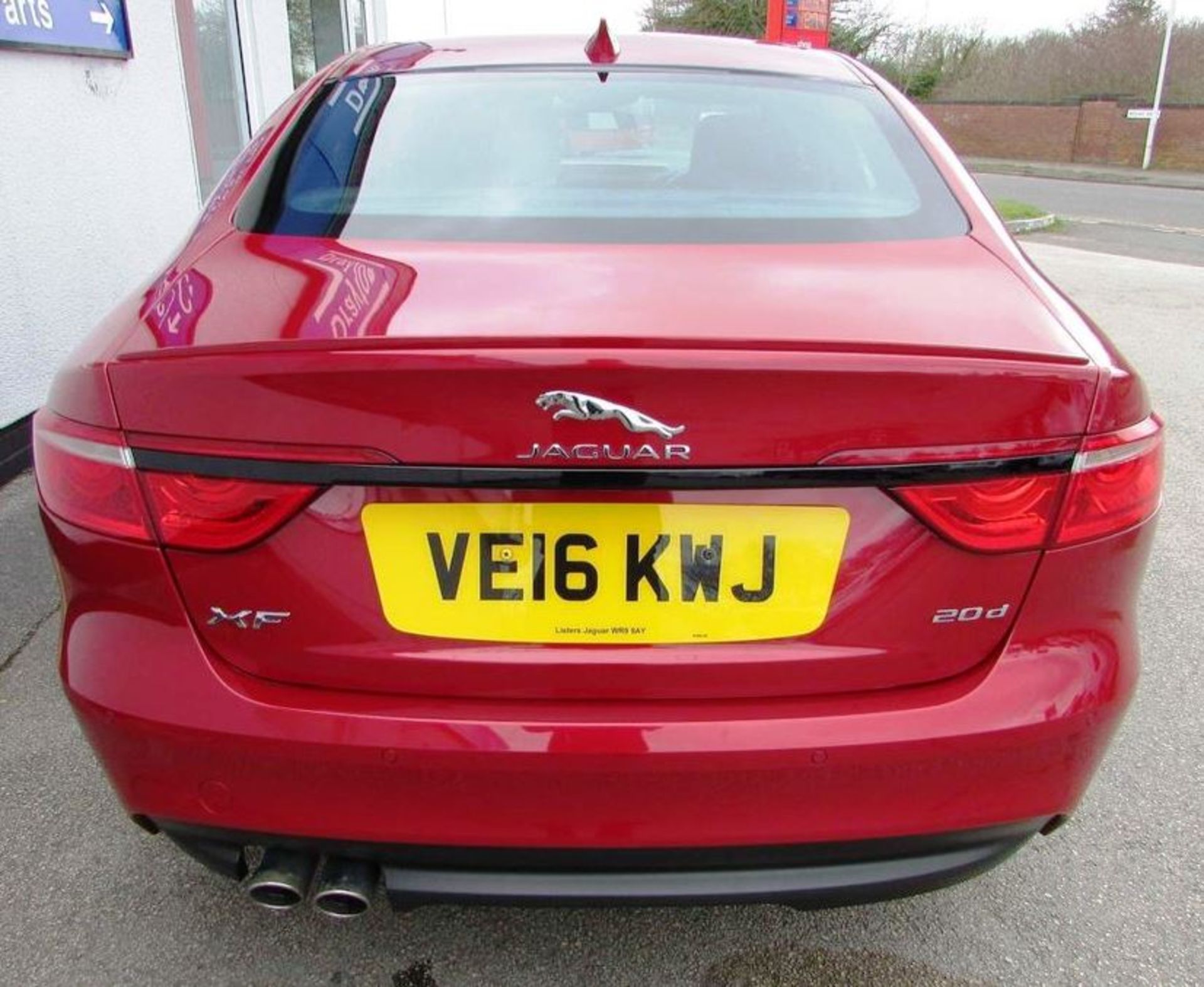 Jaguar XF 2.0d R-Sport Auto (s/s) 4dr | Reg: VE16 KWJ | Mileage: 59,000 | Forecourt Price £13,690 - Image 5 of 14