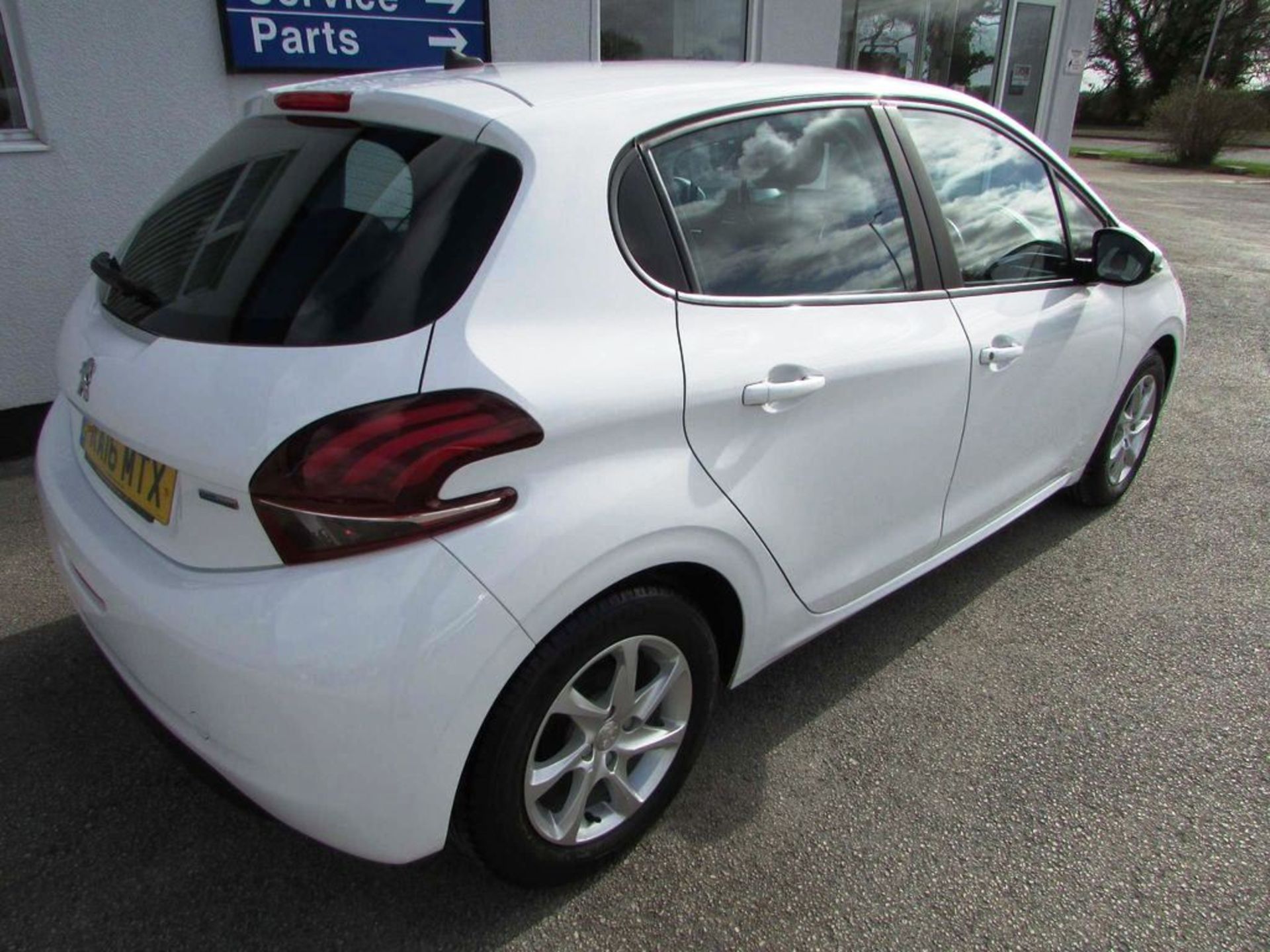 Peugeot 208 1.2 PureTech Active 5dr | Reg: RA16 MTX | Mileage: 20,800 | Forecourt Price £6,790 - Image 4 of 17