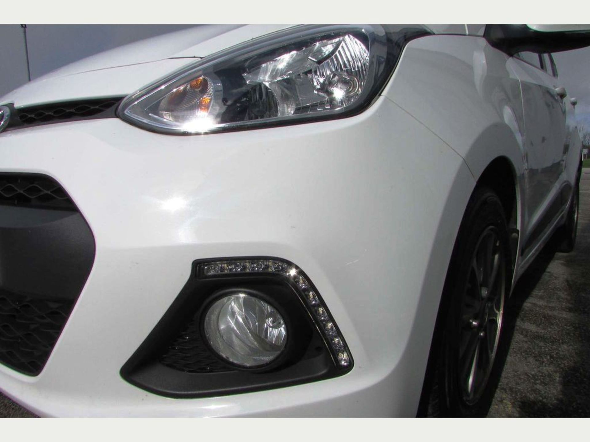 Hyundai i10 1.0 Premium 5dr | Reg: NG14 VTL | Mileage: 27,000 | Forecourt Price £5,490 - Image 11 of 12