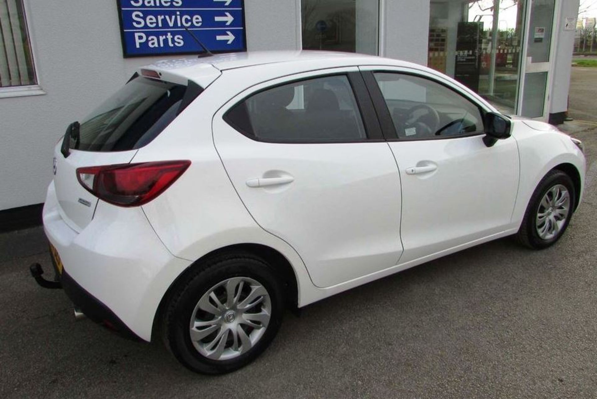 Mazda 2 1.5 SE (s/s) 5dr | Reg: CX17 OZD | Mileage: 41,000 | Forecourt Price £6,490 - Image 4 of 12