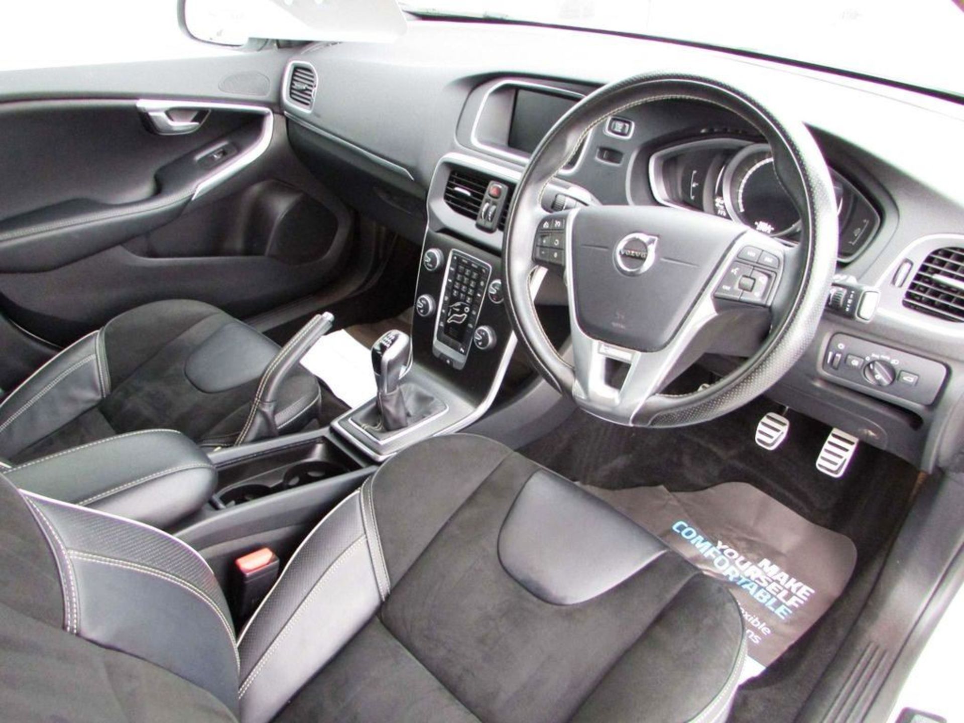 Volvo V40 R-Design Nav + T2 | Reg: SH66 NYP | Mileage: 26,000 | Forecourt Price £11,990 - Image 9 of 16