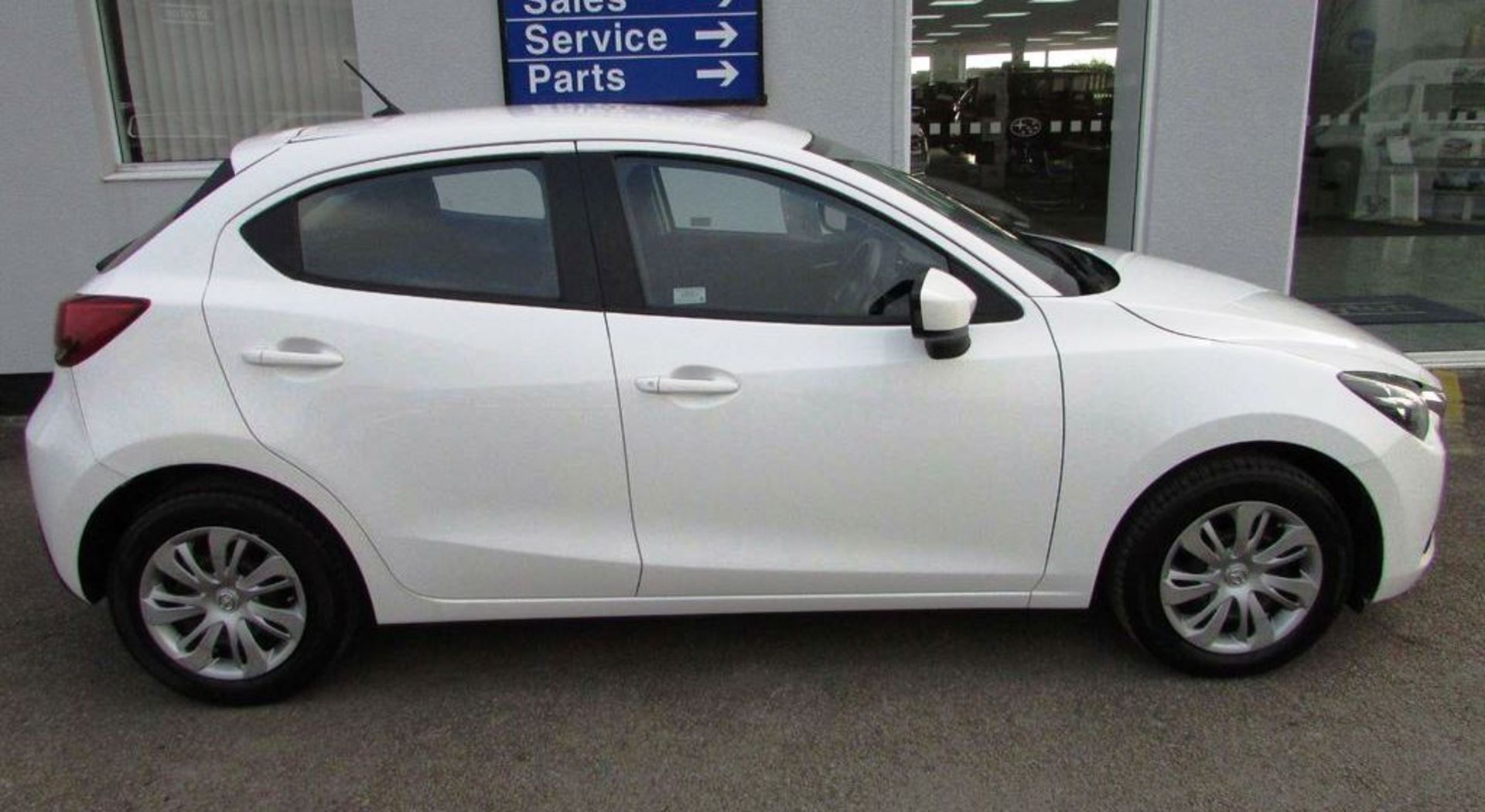 Mazda 2 1.5 SE (s/s) 5dr | Reg: CX17 OZD | Mileage: 41,000 | Forecourt Price £6,490 - Image 3 of 12