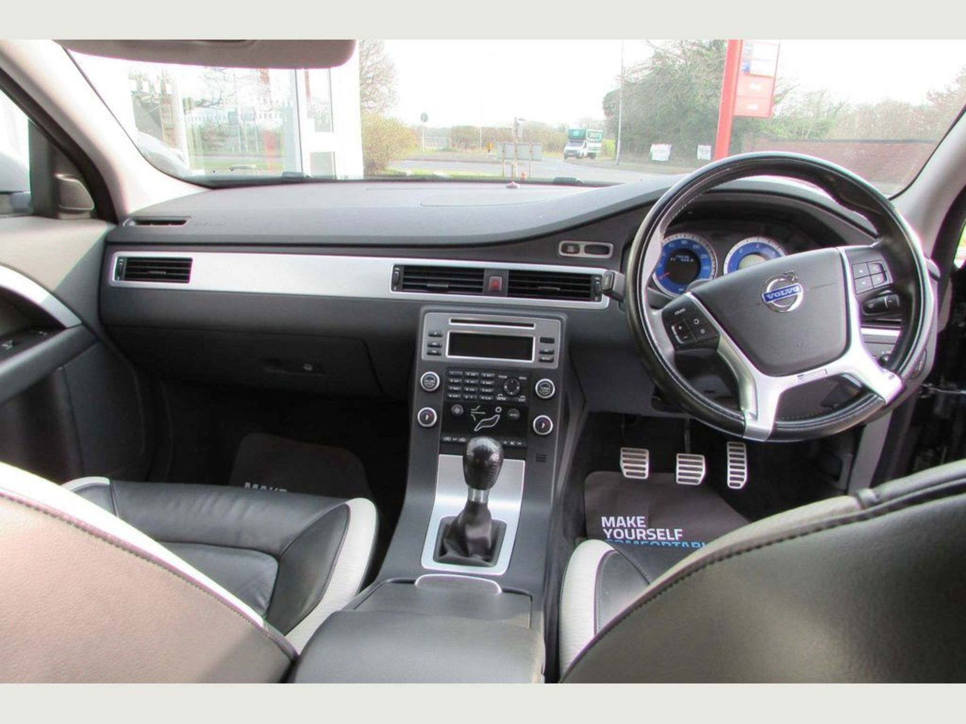 Volvo V70 2.0 D R-Design SE | Reg: AO59 YFZ | Mileage: 78,000| Forecourt Price: œ5,990 - Image 8 of 11