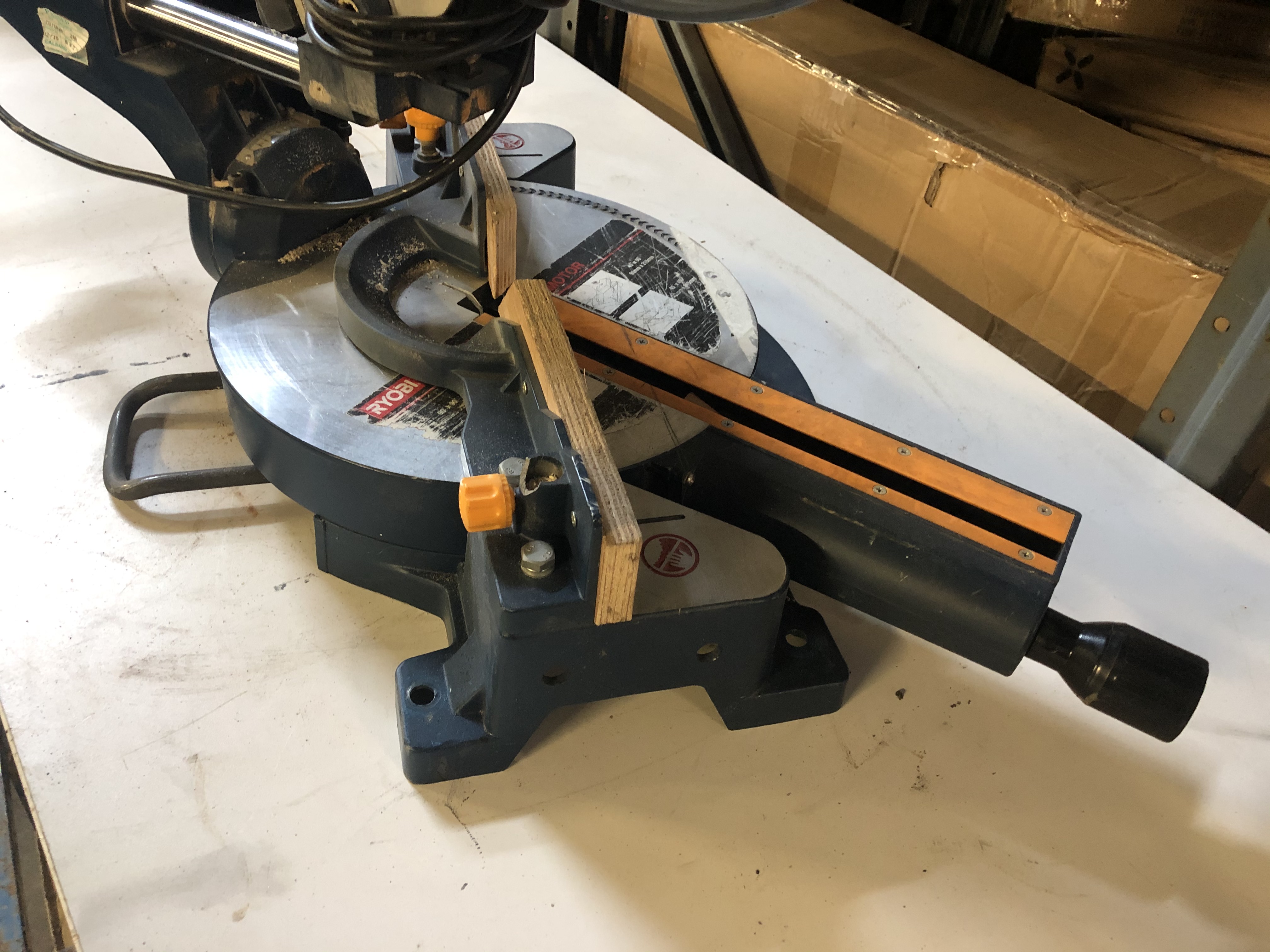 Ryobi EMS2025SCL Sliding Compound Mitre Saw