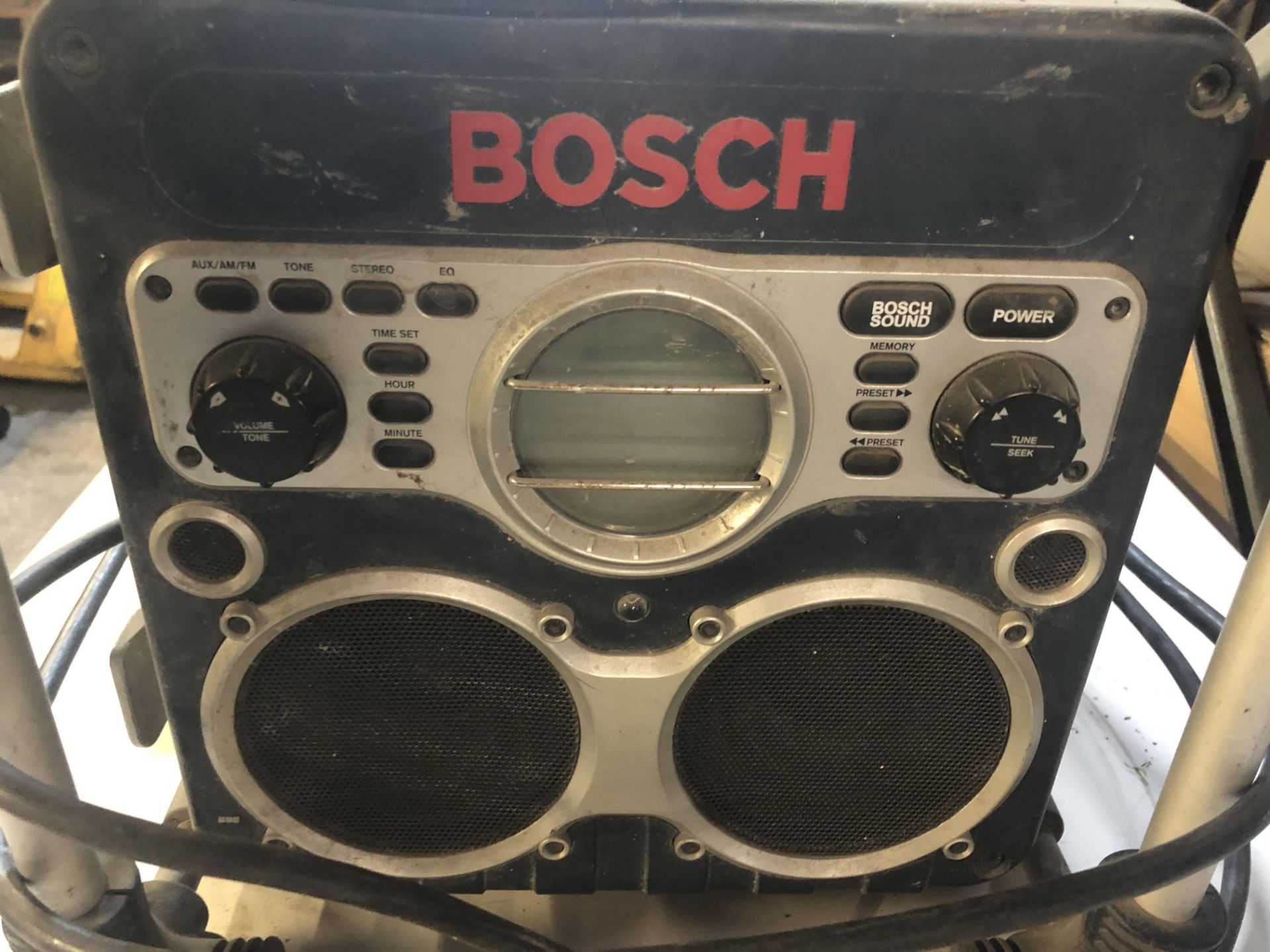Bosch GML24V Professional Powerbox Radio/Charger - Image 4 of 4